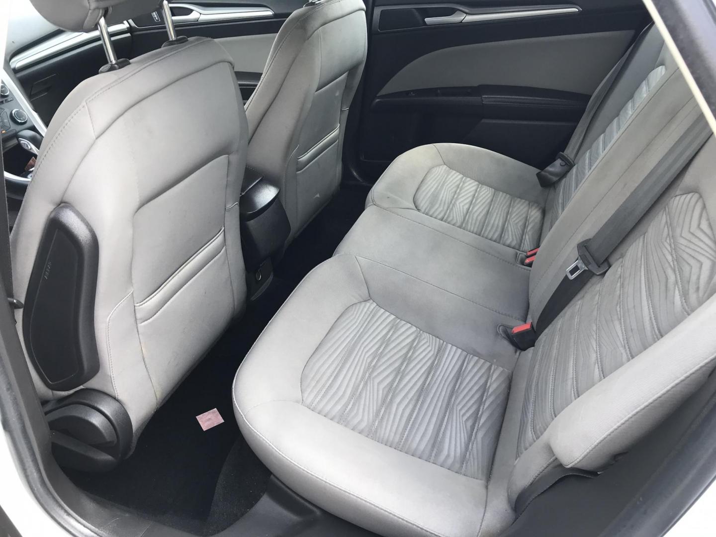 2016 White /Gray Ford Fusion S (3FA6P0G7XGR) with an 2.5L L4 DOHC 16V engine, 6-Speed Automatic transmission, located at 577 Chester Pike, Prospect Park, PA, 19076, (610) 237-1015, 39.886154, -75.302338 - Photo#16
