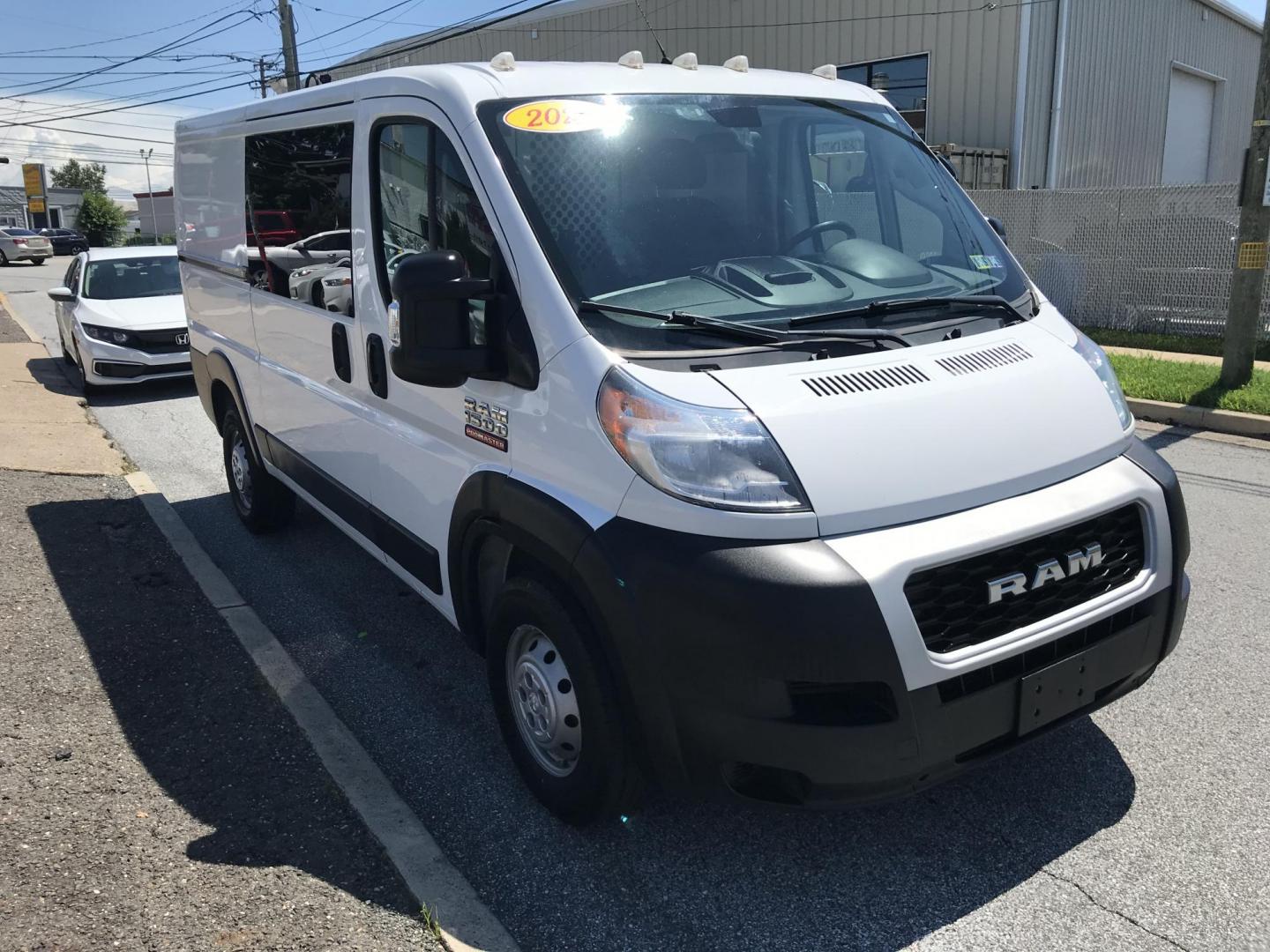 2020 White /Gray RAM Promaster 1500 Low Roof Tradesman 136-in. WB (3C6TRVAG9LE) with an 3.6L V6 engine, 6A transmission, located at 577 Chester Pike, Prospect Park, PA, 19076, (610) 237-1015, 39.886154, -75.302338 - Photo#3