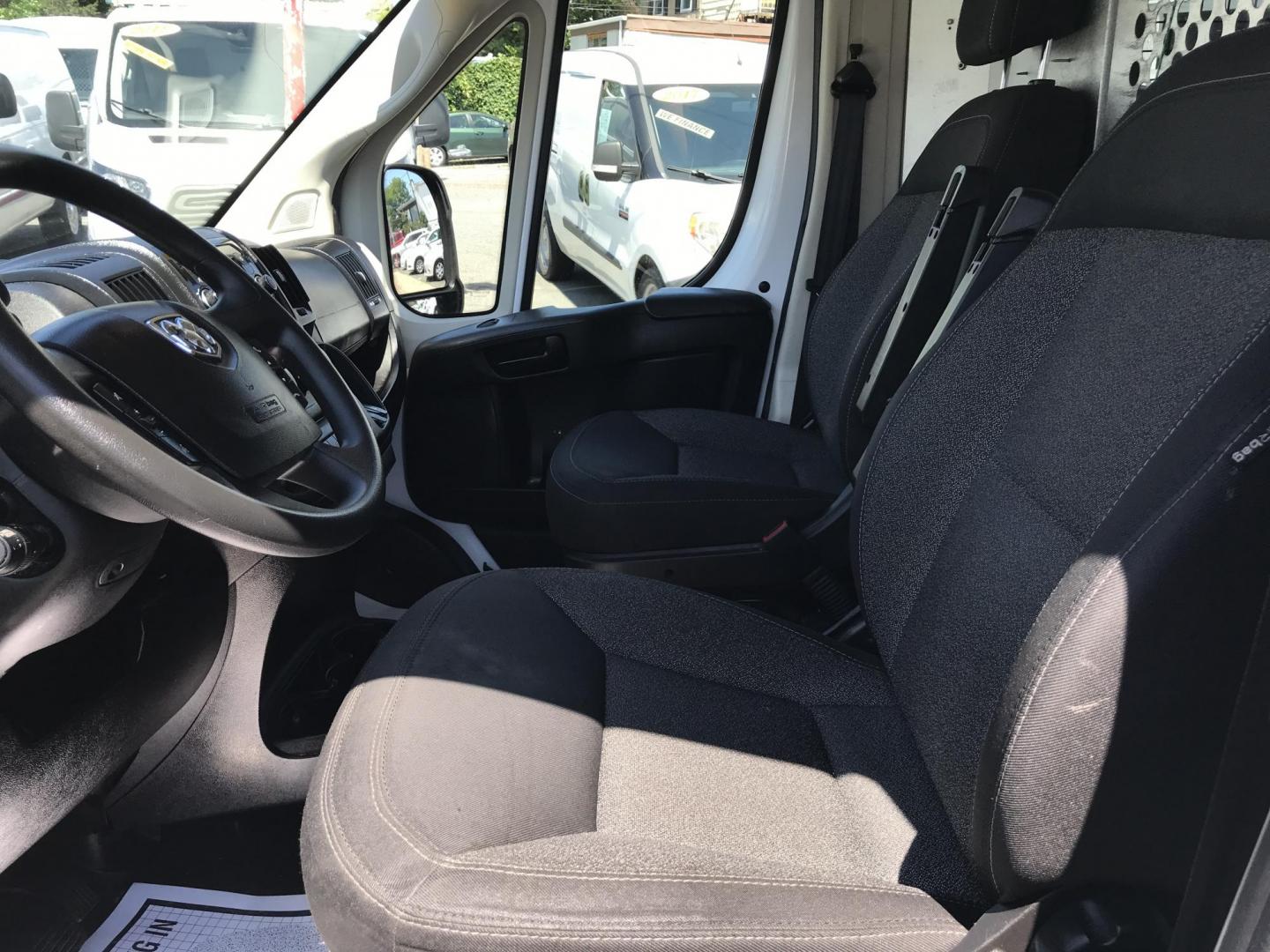 2020 White /Gray RAM Promaster 1500 Low Roof Tradesman 136-in. WB (3C6TRVAG9LE) with an 3.6L V6 engine, 6A transmission, located at 577 Chester Pike, Prospect Park, PA, 19076, (610) 237-1015, 39.886154, -75.302338 - Photo#8