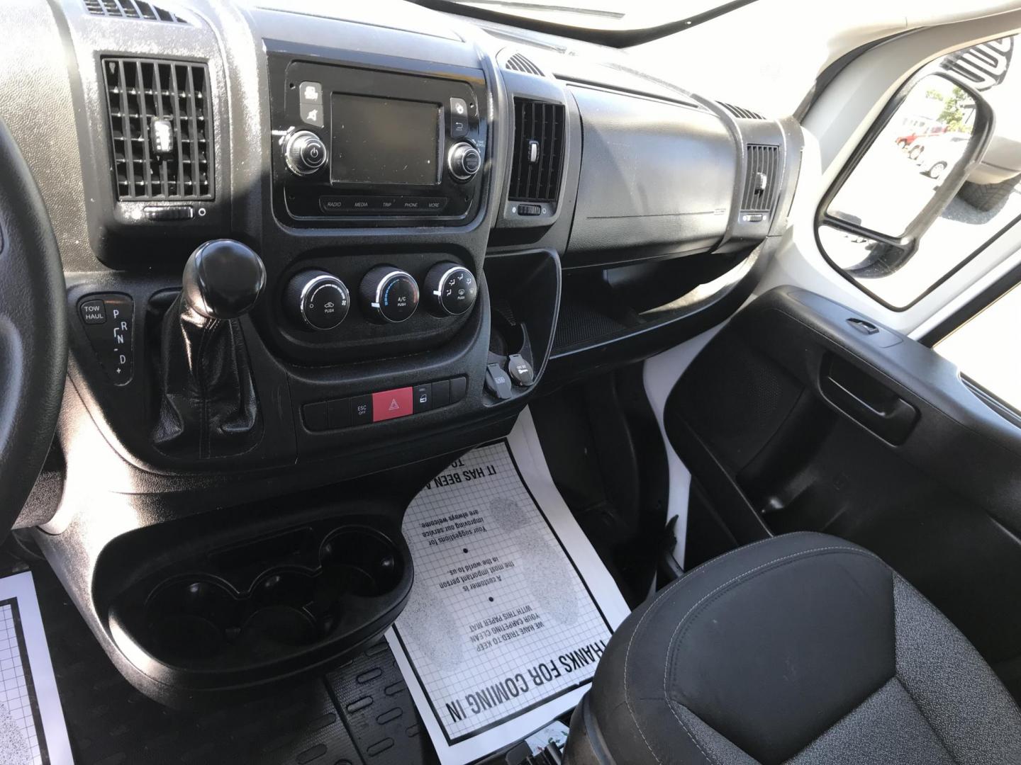 2020 White /Gray RAM Promaster 1500 Low Roof Tradesman 136-in. WB (3C6TRVAG9LE) with an 3.6L V6 engine, 6A transmission, located at 577 Chester Pike, Prospect Park, PA, 19076, (610) 237-1015, 39.886154, -75.302338 - Photo#12
