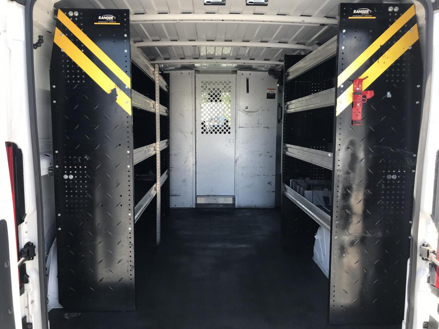 2020 White /Gray RAM Promaster 1500 Low Roof Tradesman 136-in. WB (3C6TRVAG9LE) with an 3.6L V6 engine, 6A transmission, located at 577 Chester Pike, Prospect Park, PA, 19076, (610) 237-1015, 39.886154, -75.302338 - Photo#13