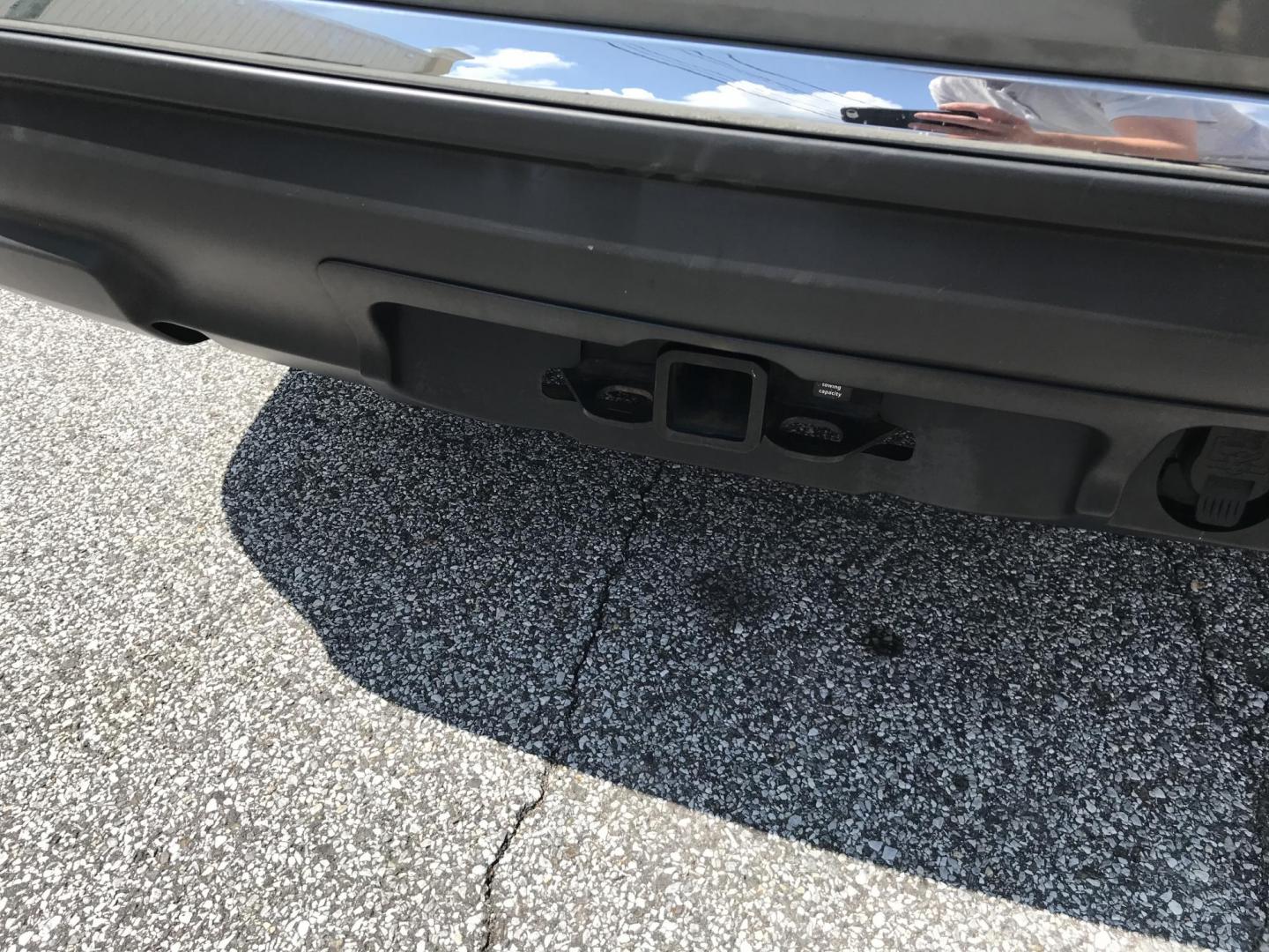 2017 Gray /Black Nissan Pathfinder Platinum 4WD (5N1DR2MMXHC) with an 3.5L V6 DOHC 24V engine, CVT transmission, located at 577 Chester Pike, Prospect Park, PA, 19076, (610) 237-1015, 39.886154, -75.302338 - Photo#6