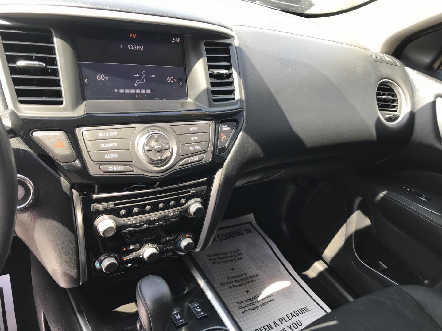 2017 Gray /Black Nissan Pathfinder Platinum 4WD (5N1DR2MMXHC) with an 3.5L V6 DOHC 24V engine, CVT transmission, located at 577 Chester Pike, Prospect Park, PA, 19076, (610) 237-1015, 39.886154, -75.302338 - Photo#12