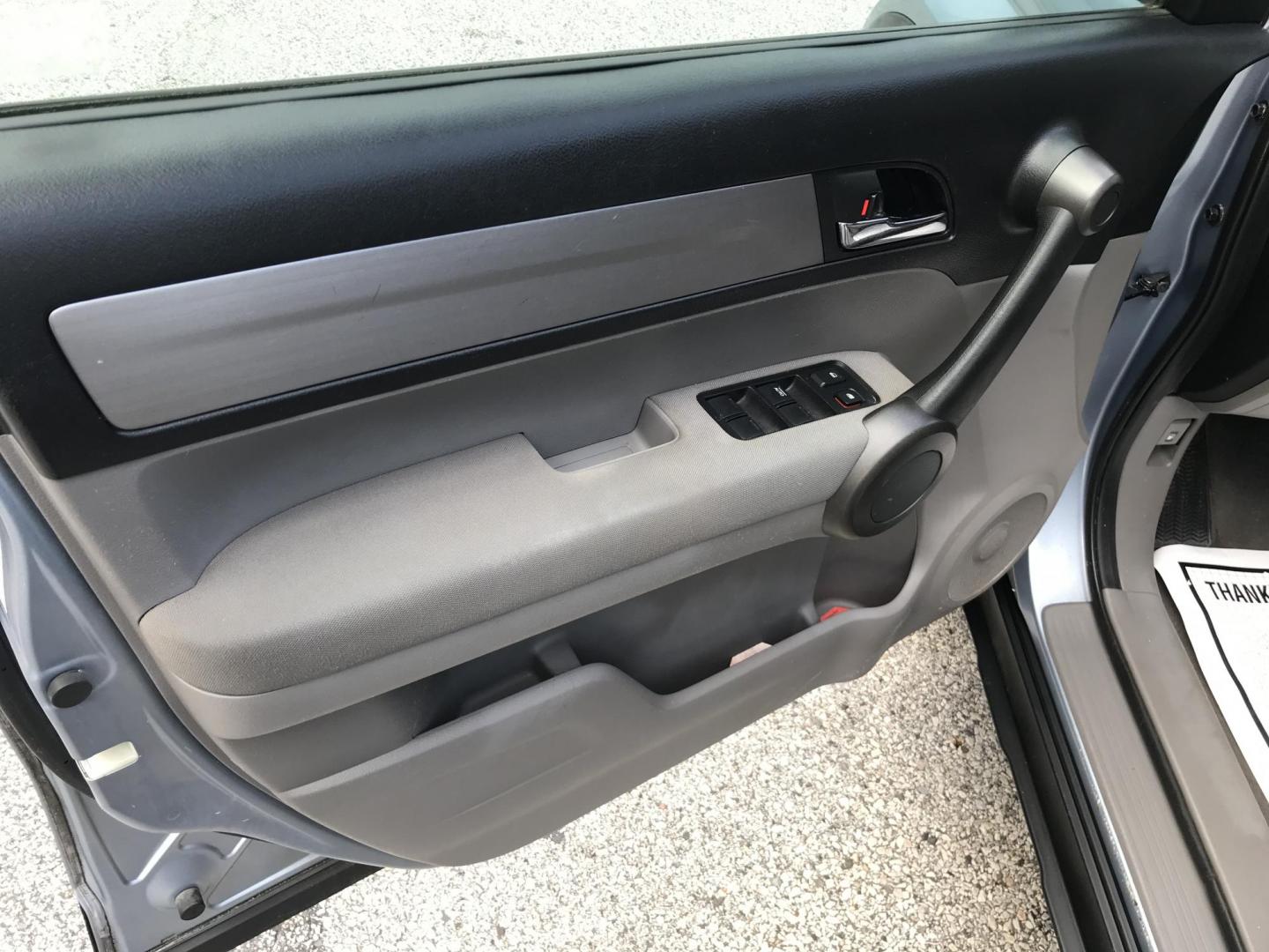 2011 Blue /Gray Honda CR-V LX (5J6RE3H37BL) with an 2.4L L4 DOHC 16V engine, 5-Speed Automatic transmission, located at 577 Chester Pike, Prospect Park, PA, 19076, (610) 237-1015, 39.886154, -75.302338 - Photo#7
