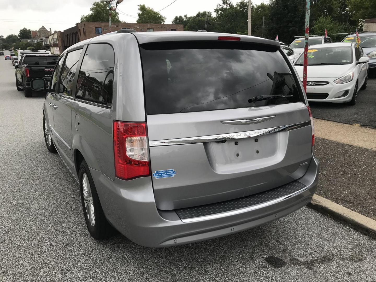 2013 Silver /Gray Chrysler Town & Country Limited (2C4RC1GG3DR) with an 3.6L V6 DOHC 24V engine, 6-Speed Automatic transmission, located at 577 Chester Pike, Prospect Park, PA, 19076, (610) 237-1015, 39.886154, -75.302338 - 2013 Chrylser Town & Country LIMITED: DVD player, navigation system, backup camera, stow and go seating, new PA inspection, runs LIKE NEW! This vehicle comes inspected and has been given a bumper to bumper safety check. It is very clean, reliable, and well maintained. We offer a unique pay plan t - Photo#5