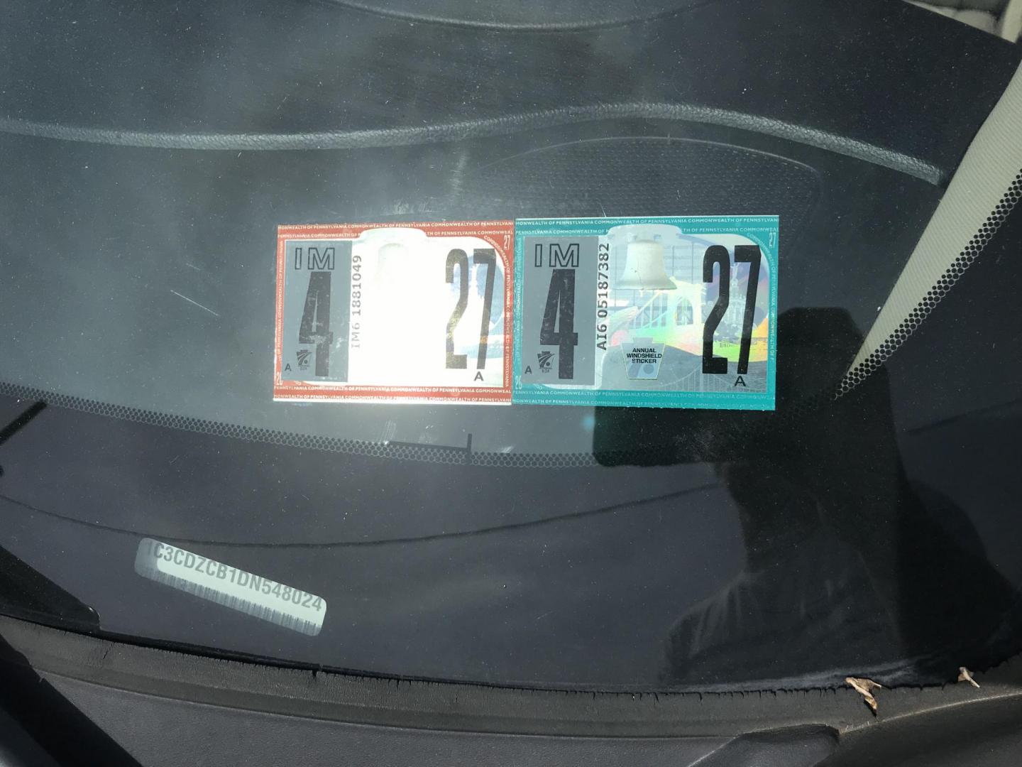 2013 Black /Tan Dodge Avenger SXT (1C3CDZCB1DN) with an 2.4L L4 DOHC 16V engine, 6-Speed Automatic transmission, located at 577 Chester Pike, Prospect Park, PA, 19076, (610) 237-1015, 39.886154, -75.302338 - 2013 Dodge Avenger SXT: Only 116k miles, new PA inspection, SUPER CLEAN, runs LIKE NEW! This vehicle comes inspected and has been given a bumper to bumper safety check. It is very clean, reliable, and well maintained. We offer a unique pay plan that is known for being the easiest and fastest fina - Photo#4