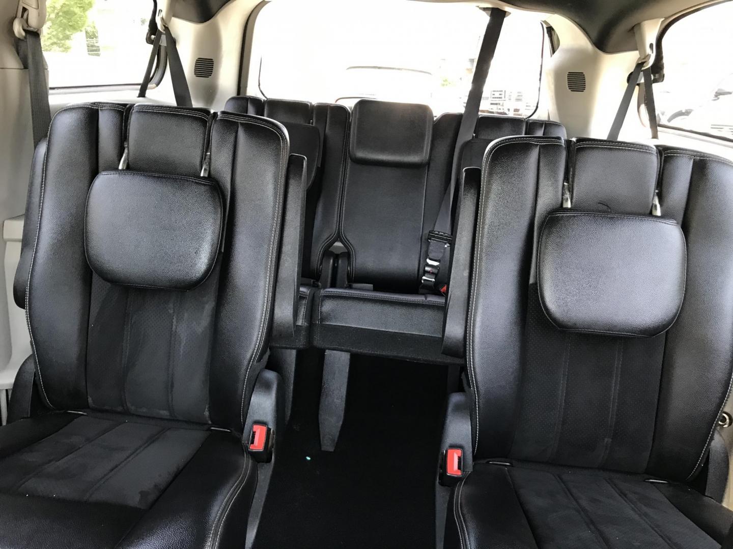 2018 Black /Black Dodge Grand Caravan SXT (2C4RDGCG2JR) with an 3.6L V6 DOHC 24V engine, 6A transmission, located at 577 Chester Pike, Prospect Park, PA, 19076, (610) 237-1015, 39.886154, -75.302338 - 2018 Dodge Grand Caravan: Stow and go seating, backup camera, automatic sliding doors, new PA inspection, runs LIKE NEW! This vehicle comes inspected and has been given a bumper to bumper safety check. It is very clean, reliable, and well maintained. We offer a unique pay plan that is known for b - Photo#16