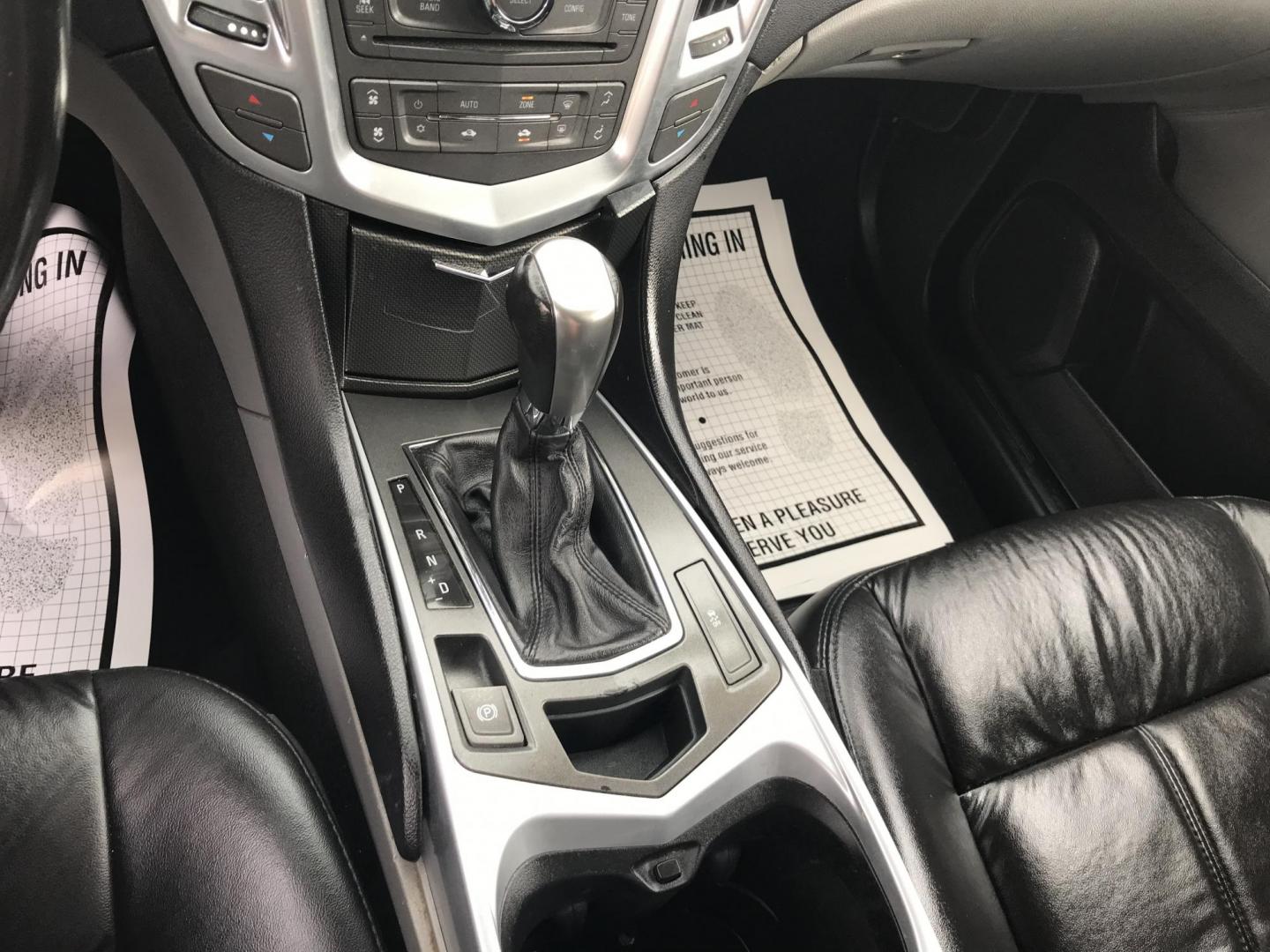 2011 White /Black Cadillac SRX (3GYFNGEY2BS) with an 3.0L V6 DOHC 24V engine, 6-Speed Automatic transmission, located at 577 Chester Pike, Prospect Park, PA, 19076, (610) 237-1015, 39.886154, -75.302338 - 2011 Cadillac SRX: Only 128k miles, new PA inspection, black leather interior, SUPER CLEAN, runs LIKE NEW! This vehicle comes inspected and has been given a bumper to bumper safety check. It is very clean, reliable, and well maintained. We offer a unique pay plan that is known for being the easie - Photo#12