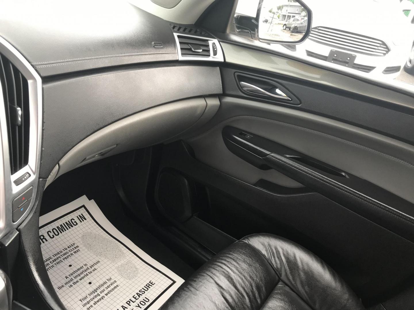 2011 White /Black Cadillac SRX (3GYFNGEY2BS) with an 3.0L V6 DOHC 24V engine, 6-Speed Automatic transmission, located at 577 Chester Pike, Prospect Park, PA, 19076, (610) 237-1015, 39.886154, -75.302338 - 2011 Cadillac SRX: Only 128k miles, new PA inspection, black leather interior, SUPER CLEAN, runs LIKE NEW! This vehicle comes inspected and has been given a bumper to bumper safety check. It is very clean, reliable, and well maintained. We offer a unique pay plan that is known for being the easie - Photo#13
