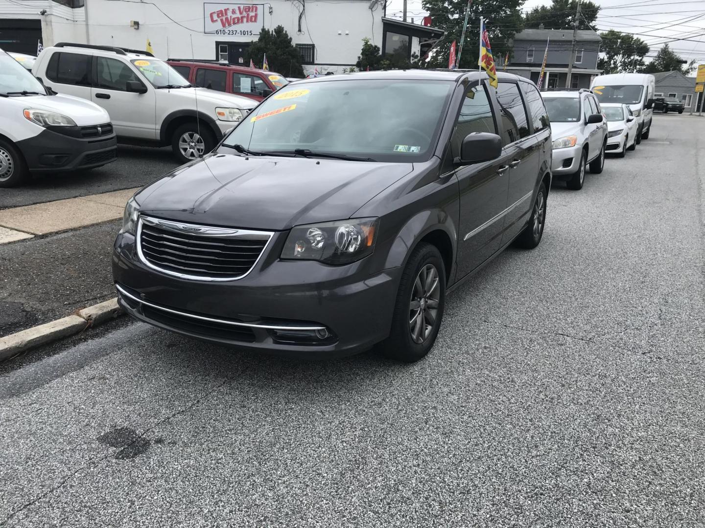 2015 Gray /Black Chrysler Town & Country S (2C4RC1HG6FR) with an 3.6L V6 DOHC 24V engine, 6-Speed Automatic transmission, located at 577 Chester Pike, Prospect Park, PA, 19076, (610) 237-1015, 39.886154, -75.302338 - 2015 Chrysler Town & Country S: Only 95k miles, DVD Player, stow and go seating, backup camera, new PA inspection, runs LIKE NEW! This vehicle comes inspected and has been given a bumper to bumper safety check. It is very clean, reliable, and well maintained. We offer a unique pay plan that is kn - Photo#2