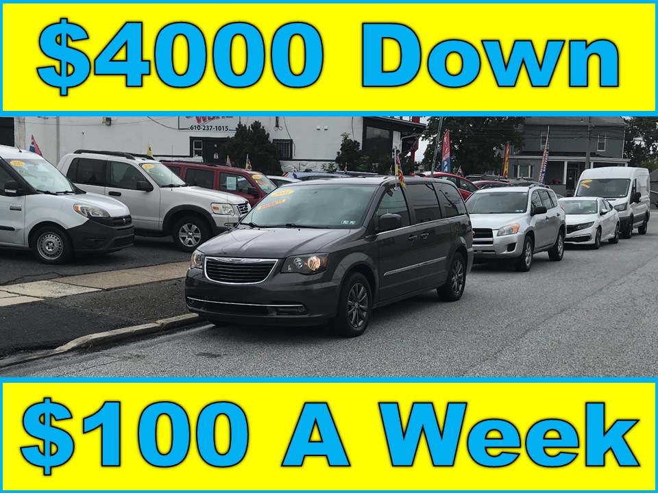photo of 2015 Chrysler Town & Country S