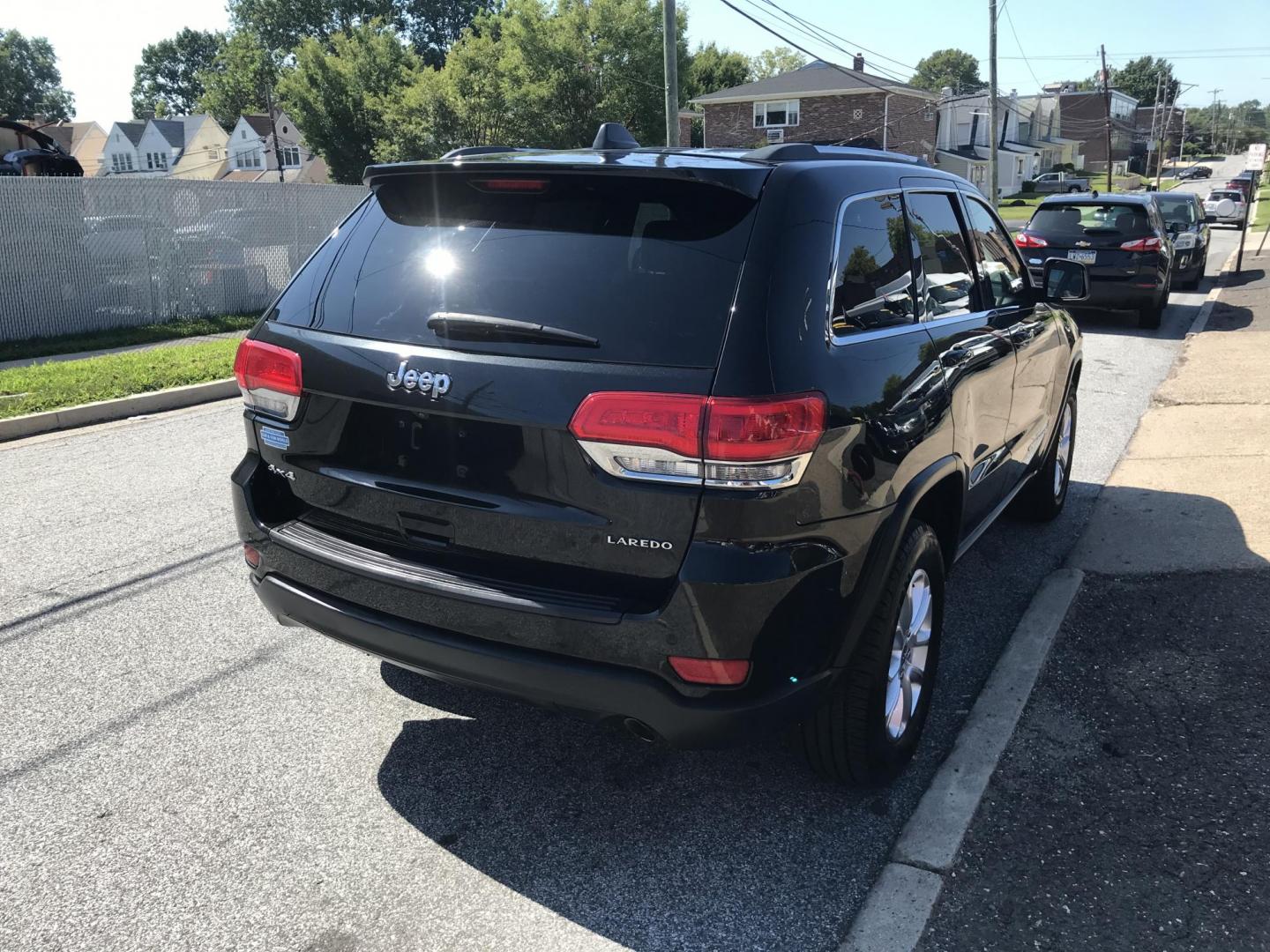2016 Black /Black Jeep Grand Cherokee Laredo 4WD (1C4RJFAG4GC) with an 3.6L V6 DOHC 24V engine, 8A transmission, located at 577 Chester Pike, Prospect Park, PA, 19076, (610) 237-1015, 39.886154, -75.302338 - 2016 Jeep Grand Cherokee Laredo: Backup camera, 4WD, new PA inspection, SUPER CLEAN, runs LIKE NEW! This vehicle comes inspected and has been given a bumper to bumper safety check. It is very clean, reliable, and well maintained. We offer a unique pay plan that is known for being the easiest and - Photo#4