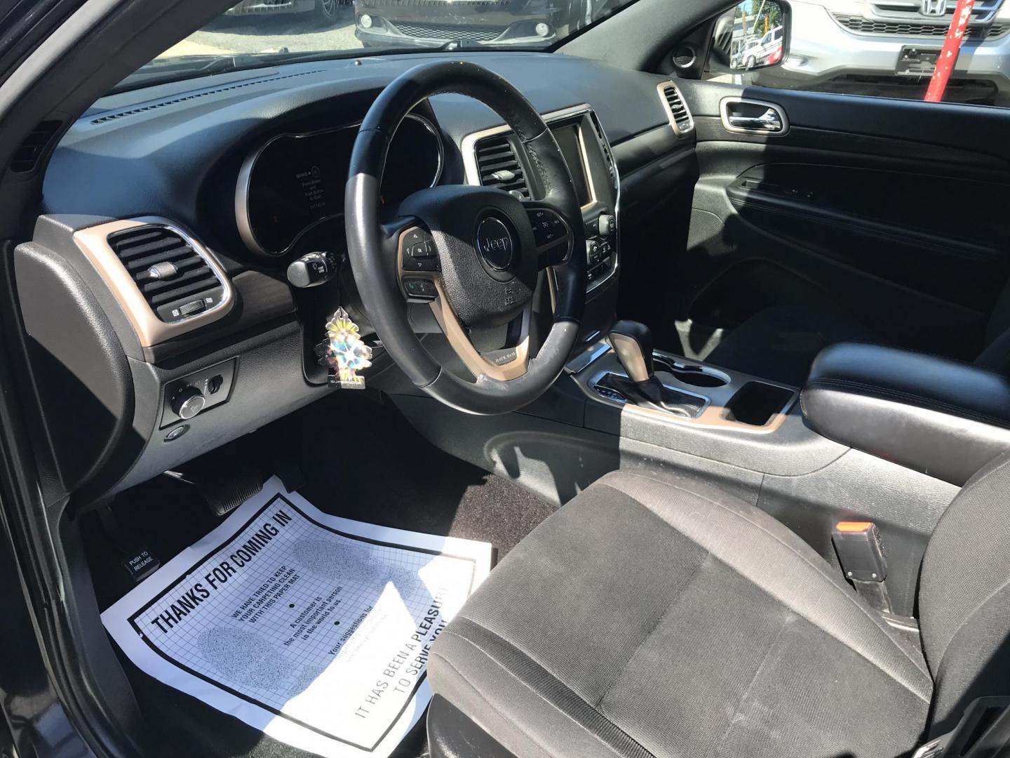 2016 Black /Black Jeep Grand Cherokee Laredo 4WD (1C4RJFAG4GC) with an 3.6L V6 DOHC 24V engine, 8A transmission, located at 577 Chester Pike, Prospect Park, PA, 19076, (610) 237-1015, 39.886154, -75.302338 - 2016 Jeep Grand Cherokee Laredo: Backup camera, 4WD, new PA inspection, SUPER CLEAN, runs LIKE NEW! This vehicle comes inspected and has been given a bumper to bumper safety check. It is very clean, reliable, and well maintained. We offer a unique pay plan that is known for being the easiest and - Photo#7