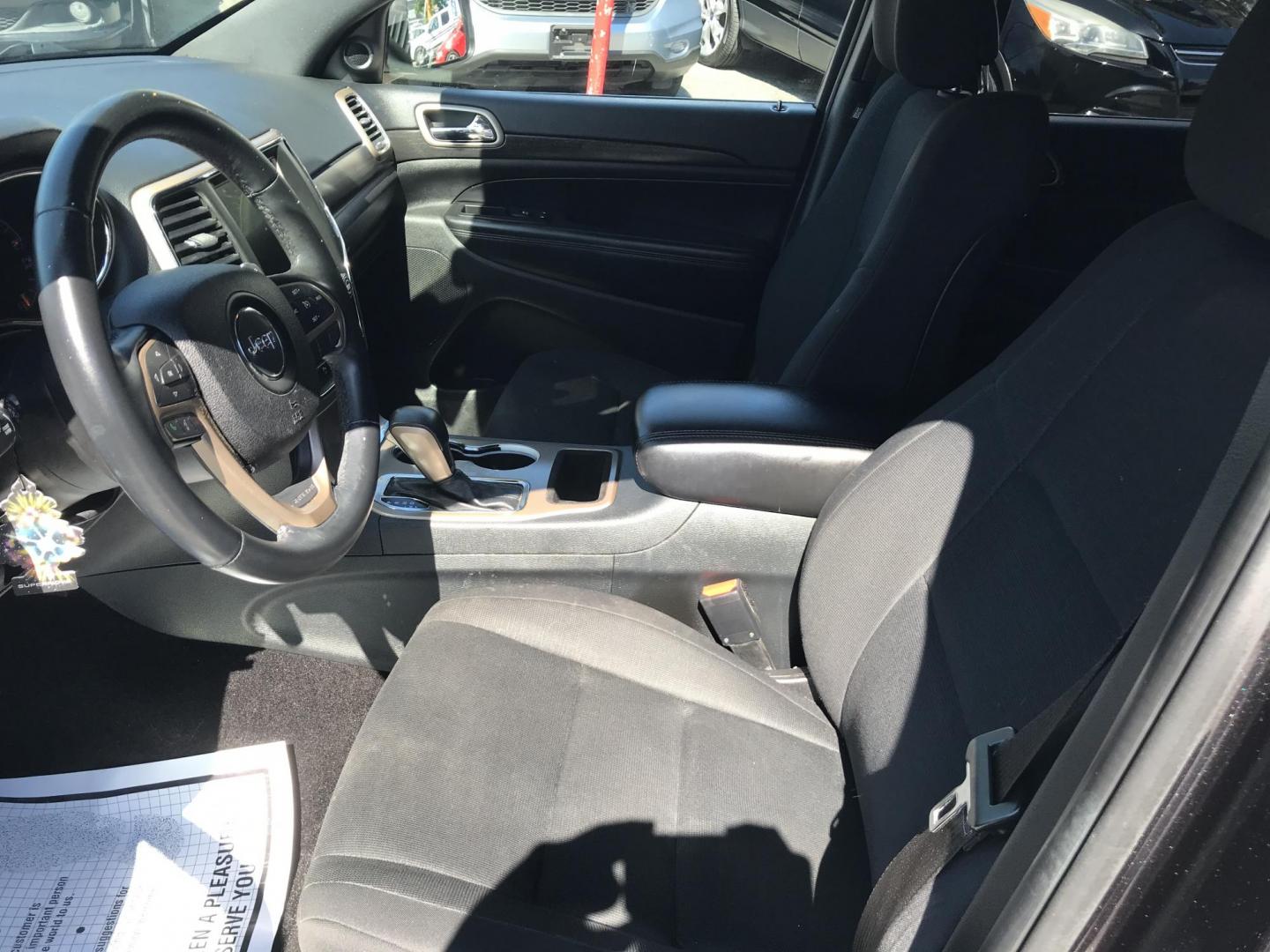 2016 Black /Black Jeep Grand Cherokee Laredo 4WD (1C4RJFAG4GC) with an 3.6L V6 DOHC 24V engine, 8A transmission, located at 577 Chester Pike, Prospect Park, PA, 19076, (610) 237-1015, 39.886154, -75.302338 - 2016 Jeep Grand Cherokee Laredo: Backup camera, 4WD, new PA inspection, SUPER CLEAN, runs LIKE NEW! This vehicle comes inspected and has been given a bumper to bumper safety check. It is very clean, reliable, and well maintained. We offer a unique pay plan that is known for being the easiest and - Photo#9