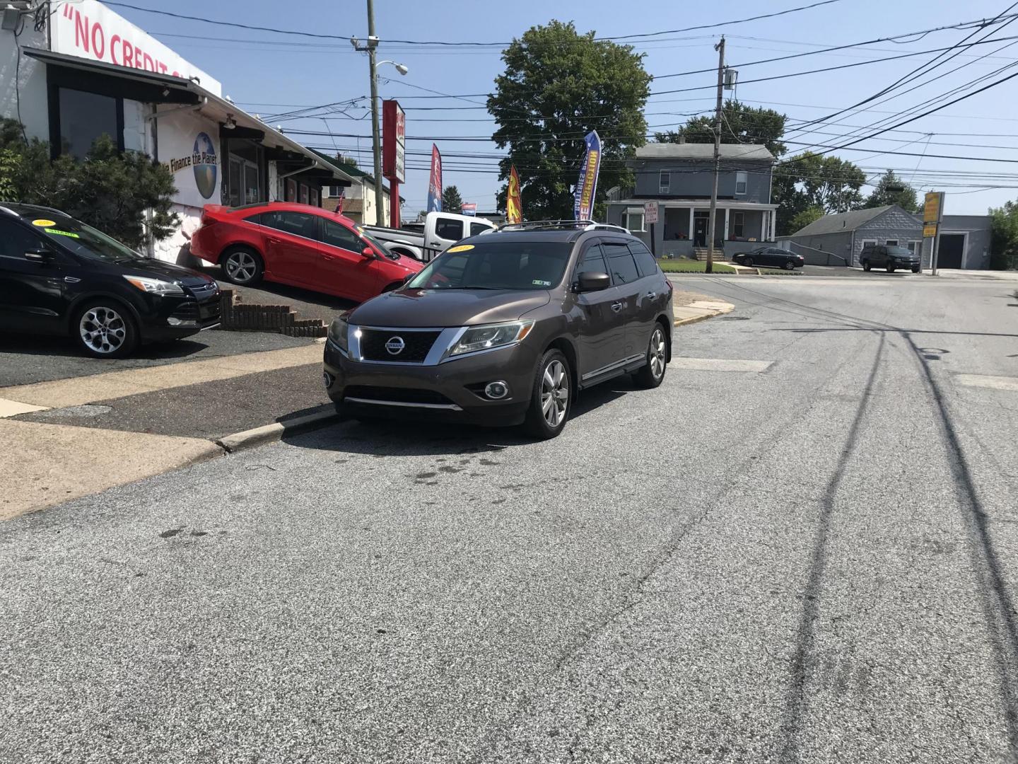 2015 Brown /Black Nissan Pathfinder Platinum 4WD (5N1AR2MM3FC) with an 3.5L V6 DOHC 24V engine, Continuously Variable Transmission transmission, located at 577 Chester Pike, Prospect Park, PA, 19076, (610) 237-1015, 39.886154, -75.302338 - Photo#1