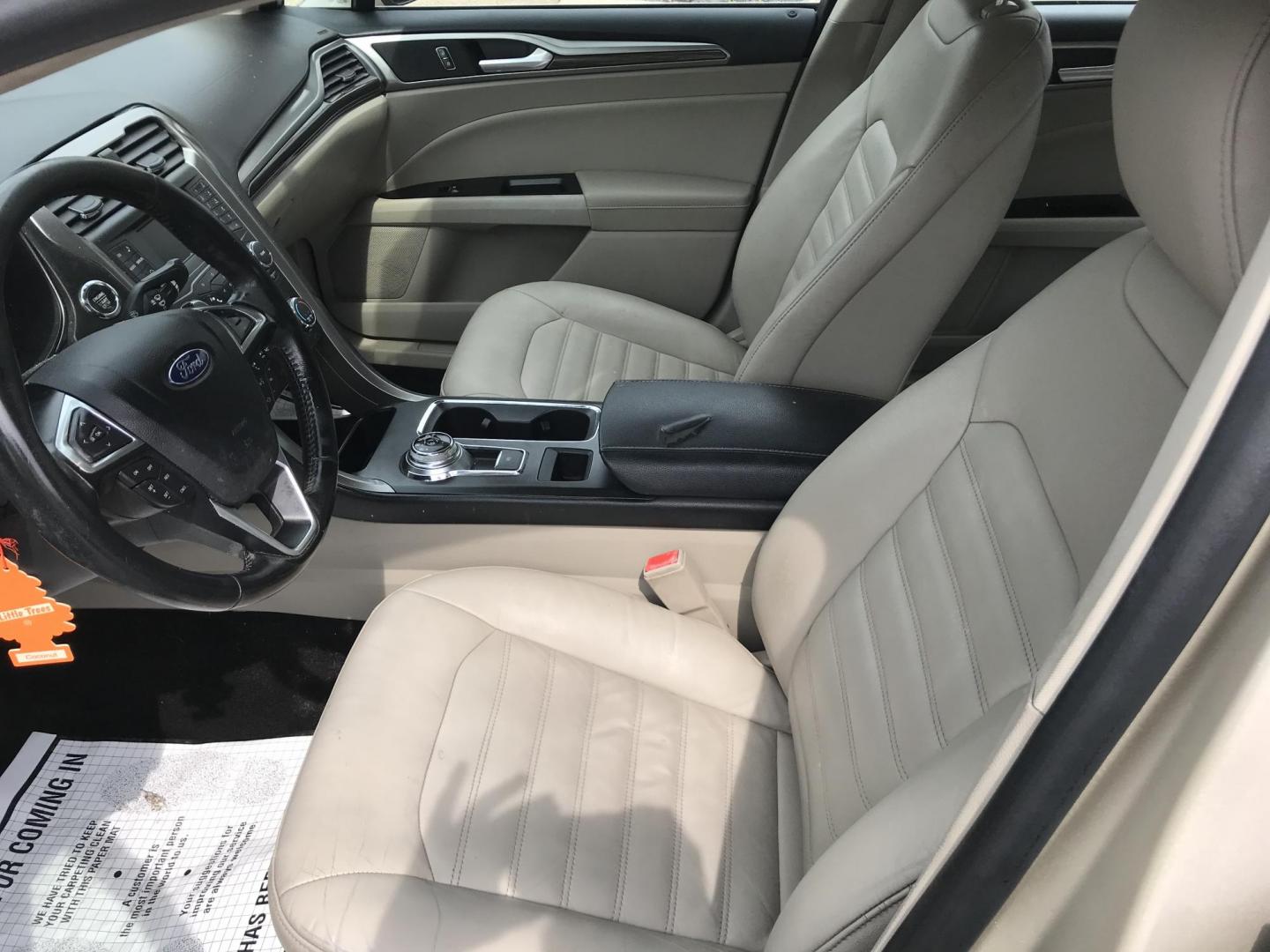 2017 Gold /Tan Ford Fusion SE (3FA6P0H94HR) with an 2.0L L4 DOHC 16V engine, 6A transmission, located at 577 Chester Pike, Prospect Park, PA, 19076, (610) 237-1015, 39.886154, -75.302338 - 2017 Ford Fusion SE: New PA inspection, great on gas, super clean, runs LIKE NEW! This vehicle comes inspected and has been given a bumper to bumper safety check. It is very clean, reliable, and well maintained. We offer a unique pay plan that is known for being the easiest and fastest financing - Photo#10