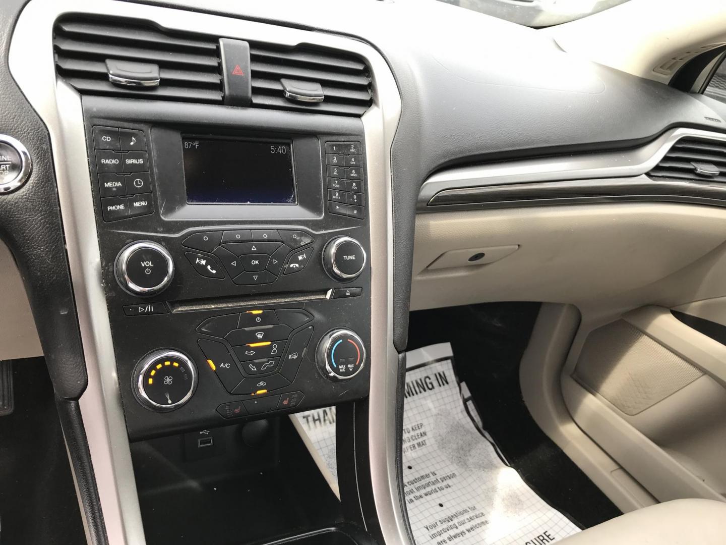 2017 Gold /Tan Ford Fusion SE (3FA6P0H94HR) with an 2.0L L4 DOHC 16V engine, 6A transmission, located at 577 Chester Pike, Prospect Park, PA, 19076, (610) 237-1015, 39.886154, -75.302338 - 2017 Ford Fusion SE: New PA inspection, great on gas, super clean, runs LIKE NEW! This vehicle comes inspected and has been given a bumper to bumper safety check. It is very clean, reliable, and well maintained. We offer a unique pay plan that is known for being the easiest and fastest financing - Photo#13