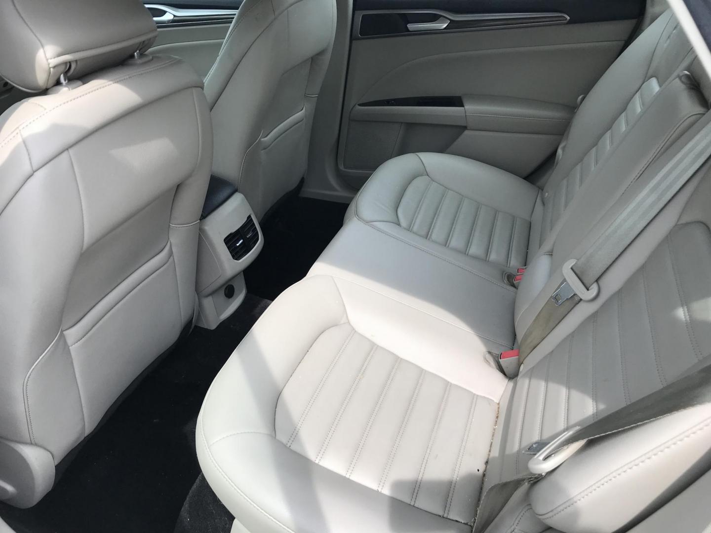 2017 Gold /Tan Ford Fusion SE (3FA6P0H94HR) with an 2.0L L4 DOHC 16V engine, 6A transmission, located at 577 Chester Pike, Prospect Park, PA, 19076, (610) 237-1015, 39.886154, -75.302338 - 2017 Ford Fusion SE: New PA inspection, great on gas, super clean, runs LIKE NEW! This vehicle comes inspected and has been given a bumper to bumper safety check. It is very clean, reliable, and well maintained. We offer a unique pay plan that is known for being the easiest and fastest financing - Photo#15
