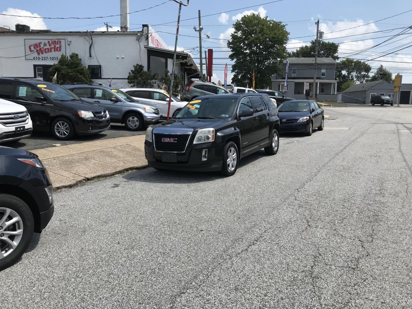 2014 Black /Black GMC Terrain SLE1 FWD (2GKALMEK7E6) with an 2.4L L4 DOHC 16V FFV engine, 6-Speed Automatic transmission, located at 577 Chester Pike, Prospect Park, PA, 19076, (610) 237-1015, 39.886154, -75.302338 - Photo#1