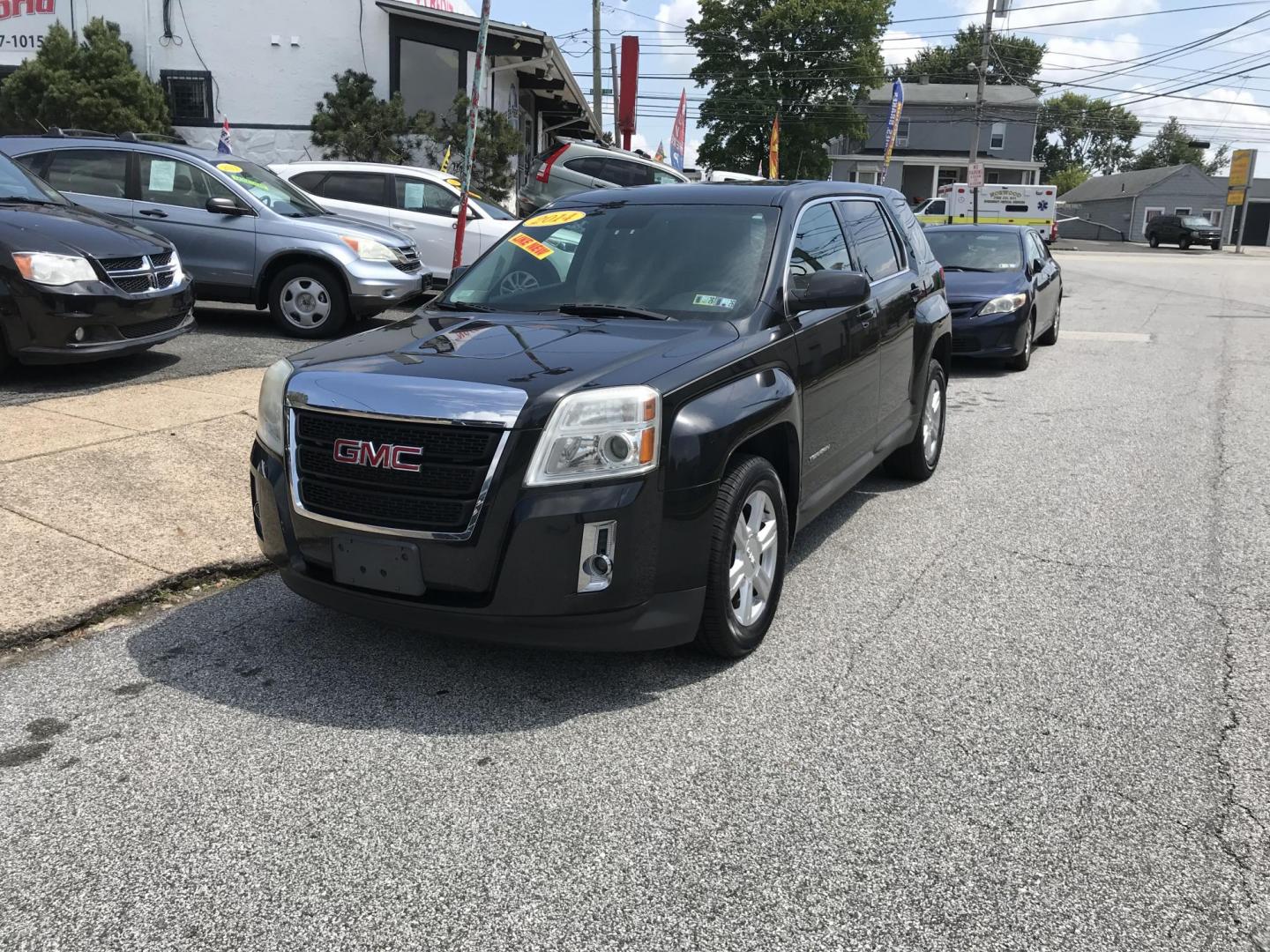 2014 Black /Black GMC Terrain SLE1 FWD (2GKALMEK7E6) with an 2.4L L4 DOHC 16V FFV engine, 6-Speed Automatic transmission, located at 577 Chester Pike, Prospect Park, PA, 19076, (610) 237-1015, 39.886154, -75.302338 - Photo#2