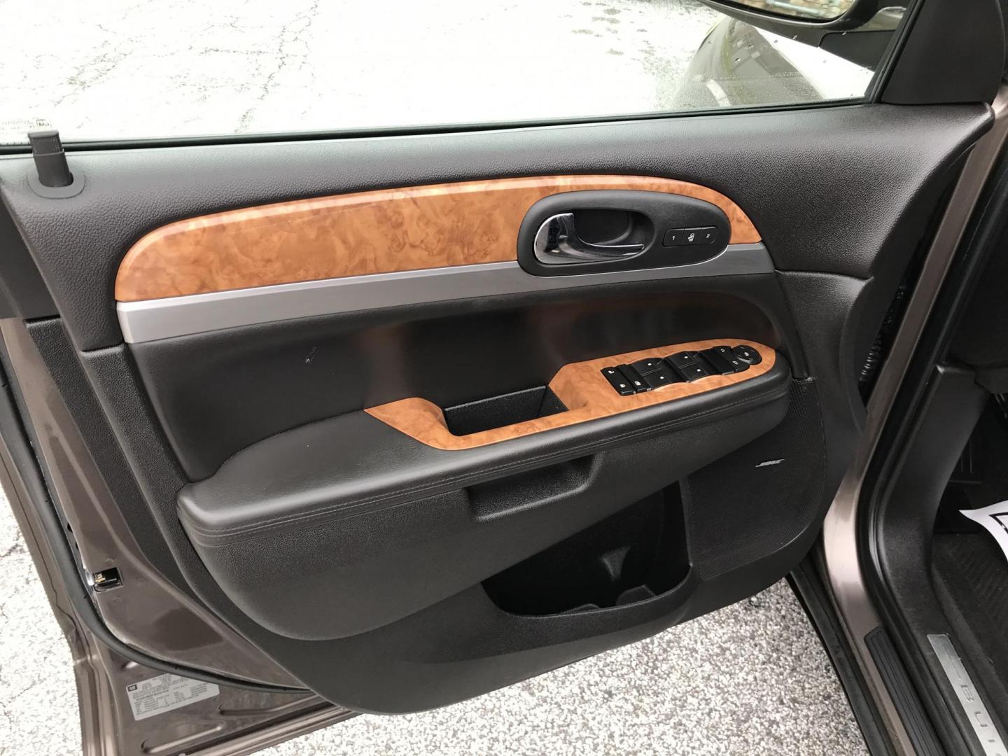 2011 Brown /Black Buick Enclave CXL-1 AWD (5GAKVBED1BJ) with an 3.6L V6 DOHC 24V engine, 6-Speed Automatic Overdrive transmission, located at 577 Chester Pike, Prospect Park, PA, 19076, (610) 237-1015, 39.886154, -75.302338 - 2011 Buick Enclave CXL: 3rd row seating, 4x4, backup camera, new PA inspection, SUPER CLEAN, runs LIKE NEW! This vehicle comes inspected and has been given a bumper to bumper safety check. It is very clean, reliable, and well maintained. We offer a unique pay plan that is known for being the easi - Photo#9