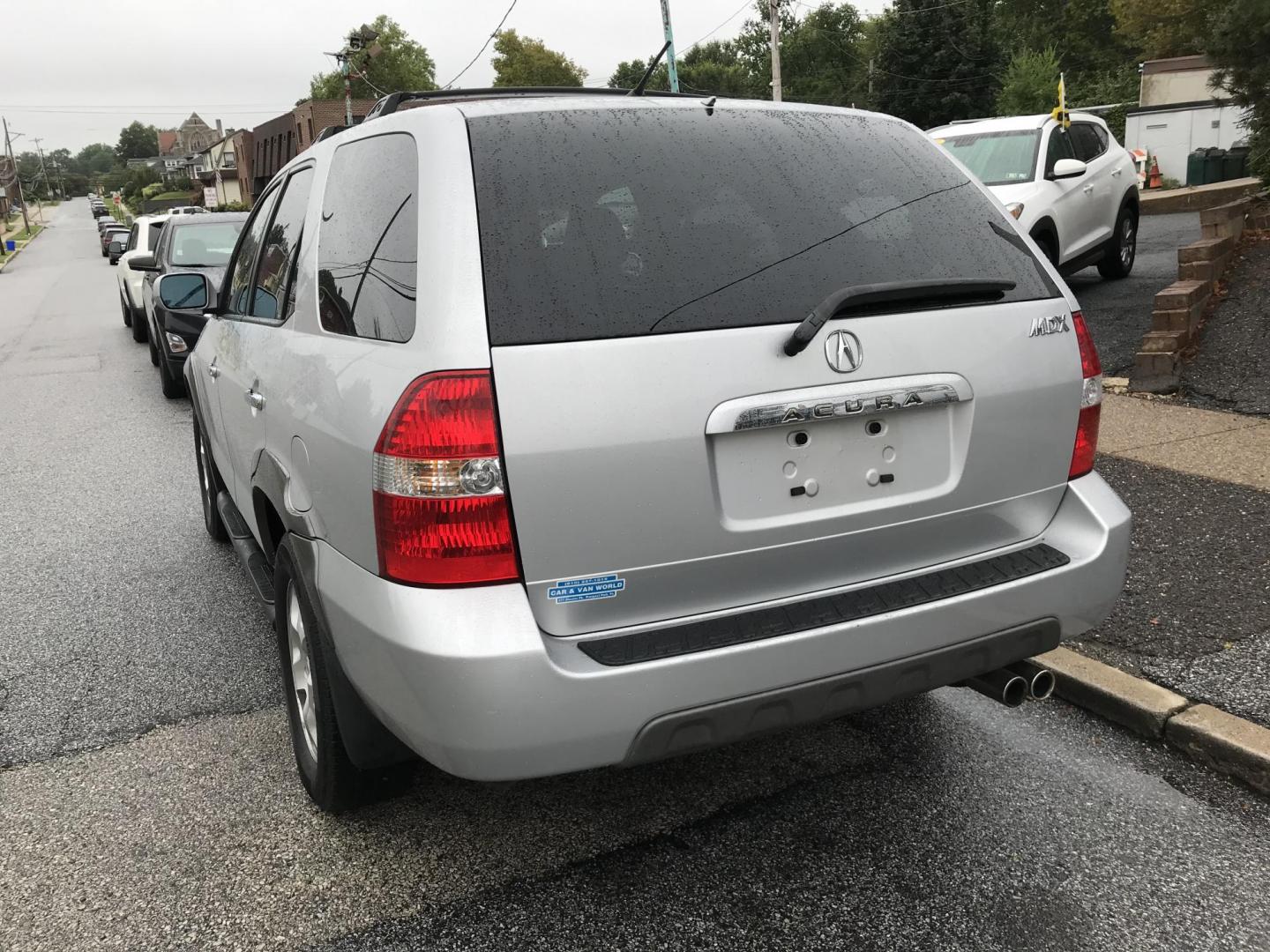 2001 Silver /Black Acura MDX Touring w/ Nav System (2HNYD18831H) with an 3.5L V6 SOHC 24V engine, 5-Speed Automatic Overdrive transmission, located at 577 Chester Pike, Prospect Park, PA, 19076, (610) 237-1015, 39.886154, -75.302338 - 2001 Acura MDX Touring: 3rd row seating, AWD, navigation system, sunroom, 2/26 PA inspection, runs LIKE NEW! - Photo#4