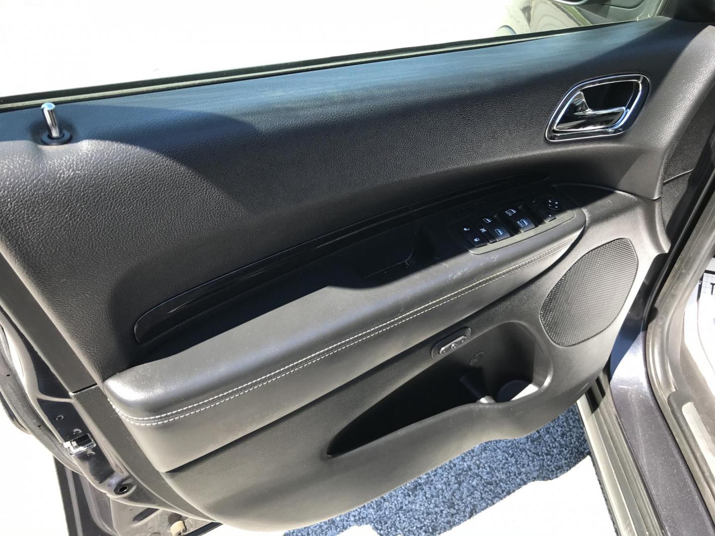 2012 Blue /Black Dodge Durango Citadel AWD (1C4SDJET9CC) with an 5.7L V8 OHV 16V engine, 5-Speed Automatic transmission, located at 577 Chester Pike, Prospect Park, PA, 19076, (610) 237-1015, 39.886154, -75.302338 - 2012 Dodge Durango Citadel: DVD player w/ headphones, navigation system, backup camera, 5.7 HEMI engine, remote start, 3rd row seating, AWD, new inspection, runs LIKE NEW! This vehicle comes inspected and has been given a bumper to bumper safety check. It is very clean, reliable, and well maintai - Photo#10