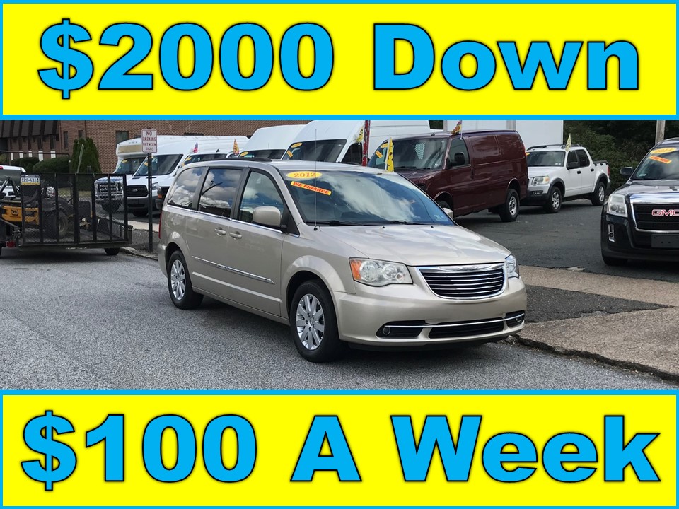 photo of 2012 Chrysler Town & Country Touring