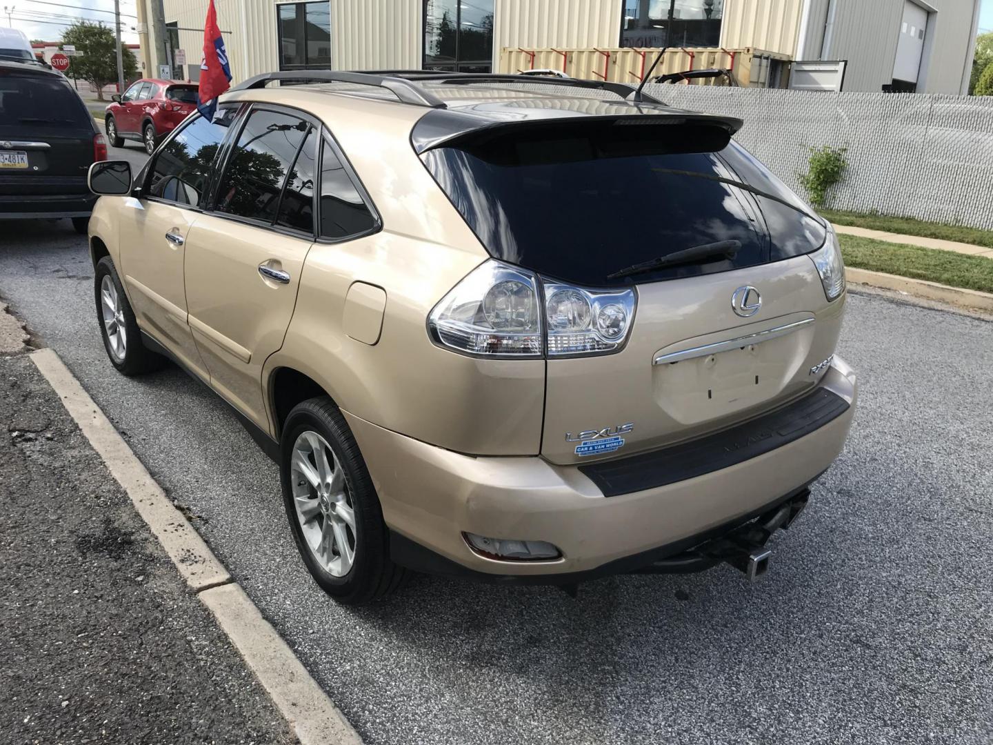 2009 Gold /Tan Lexus RX 350 AWD (2T2HK31UX9C) with an 3.5L V6 DOHC 24V engine, 5-Speed Automatic Overdrive transmission, located at 577 Chester Pike, Prospect Park, PA, 19076, (610) 237-1015, 39.886154, -75.302338 - 2009 Lexus RX 350 AWD: Navigation system, backup camera, sunroof, leather seats, runs EXCELLENT! We are selling this true mileage unknown. - Photo#4