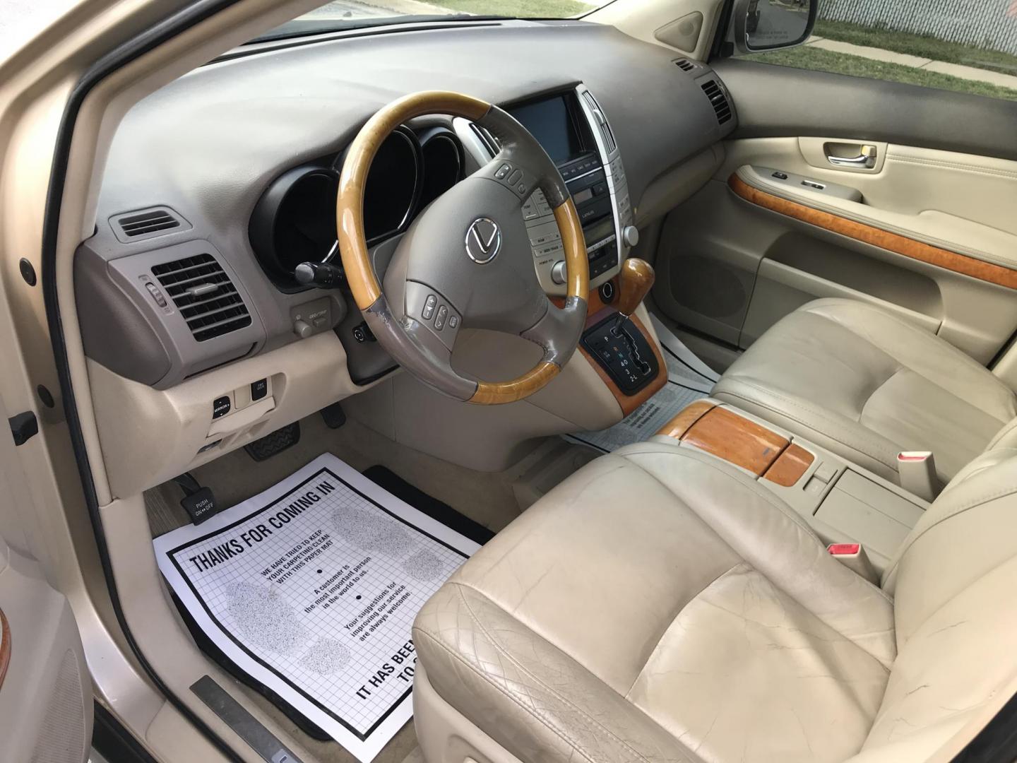 2009 Gold /Tan Lexus RX 350 AWD (2T2HK31UX9C) with an 3.5L V6 DOHC 24V engine, 5-Speed Automatic Overdrive transmission, located at 577 Chester Pike, Prospect Park, PA, 19076, (610) 237-1015, 39.886154, -75.302338 - 2009 Lexus RX 350 AWD: Navigation system, backup camera, sunroof, leather seats, runs EXCELLENT! We are selling this true mileage unknown. - Photo#8