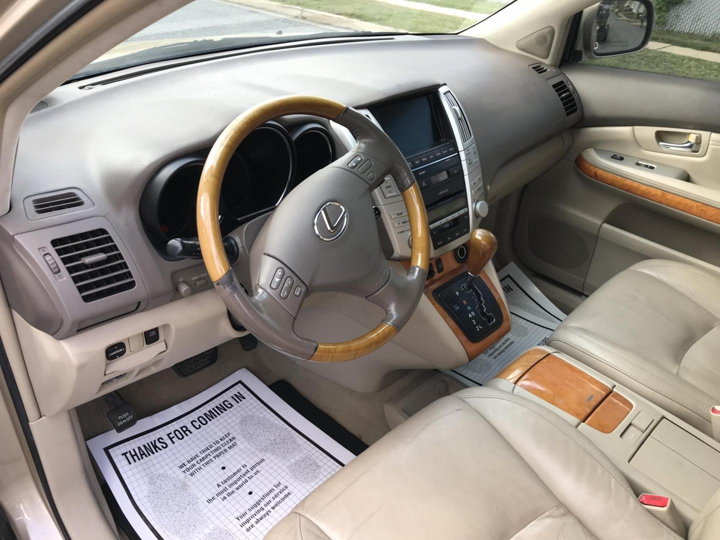 2009 Gold /Tan Lexus RX 350 AWD (2T2HK31UX9C) with an 3.5L V6 DOHC 24V engine, 5-Speed Automatic Overdrive transmission, located at 577 Chester Pike, Prospect Park, PA, 19076, (610) 237-1015, 39.886154, -75.302338 - 2009 Lexus RX 350 AWD: Navigation system, backup camera, sunroof, leather seats, runs EXCELLENT! We are selling this true mileage unknown. - Photo#11