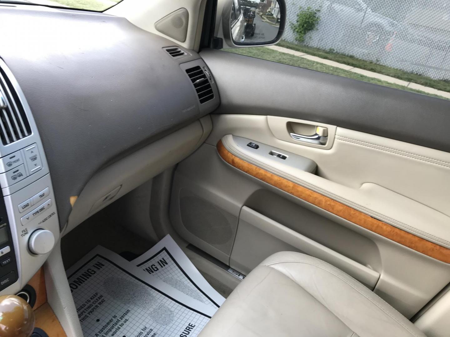2009 Gold /Tan Lexus RX 350 AWD (2T2HK31UX9C) with an 3.5L V6 DOHC 24V engine, 5-Speed Automatic Overdrive transmission, located at 577 Chester Pike, Prospect Park, PA, 19076, (610) 237-1015, 39.886154, -75.302338 - 2009 Lexus RX 350 AWD: Navigation system, backup camera, sunroof, leather seats, runs EXCELLENT! We are selling this true mileage unknown. - Photo#15