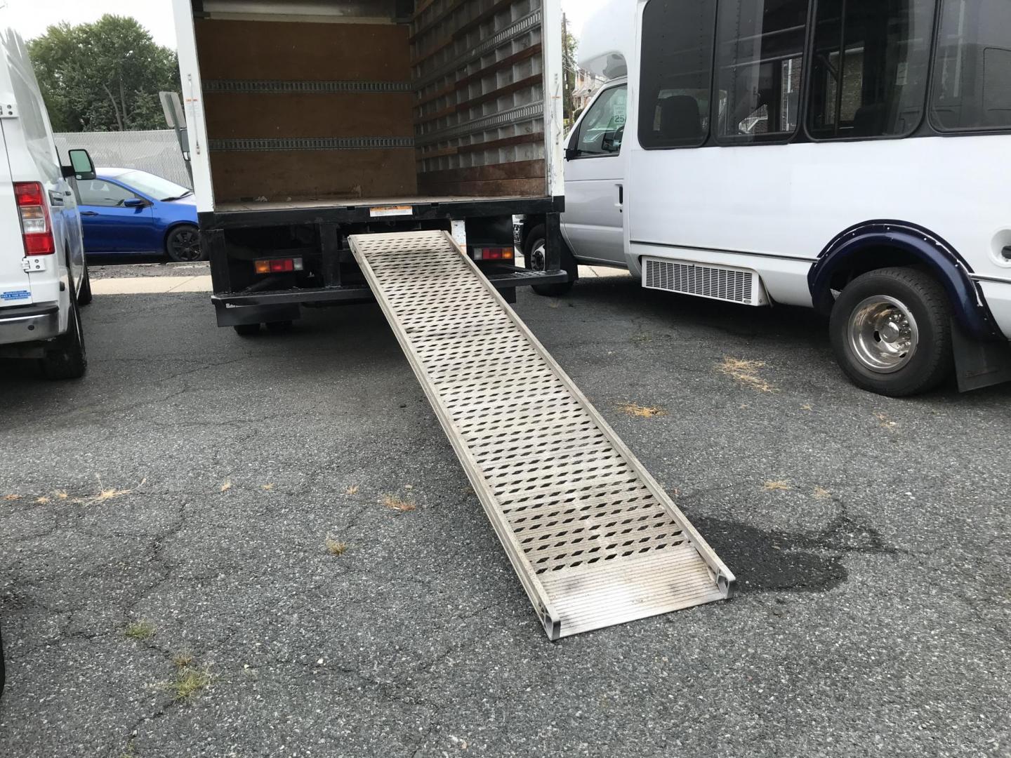 2017 White /Blue Mitsubishi Fuso FE - (JL6BNE1A8HK) with an 3.0L L4 TURBO DIESEL engine, Automatic transmission, located at 577 Chester Pike, Prospect Park, PA, 19076, (610) 237-1015, 39.886154, -75.302338 - Photo#12