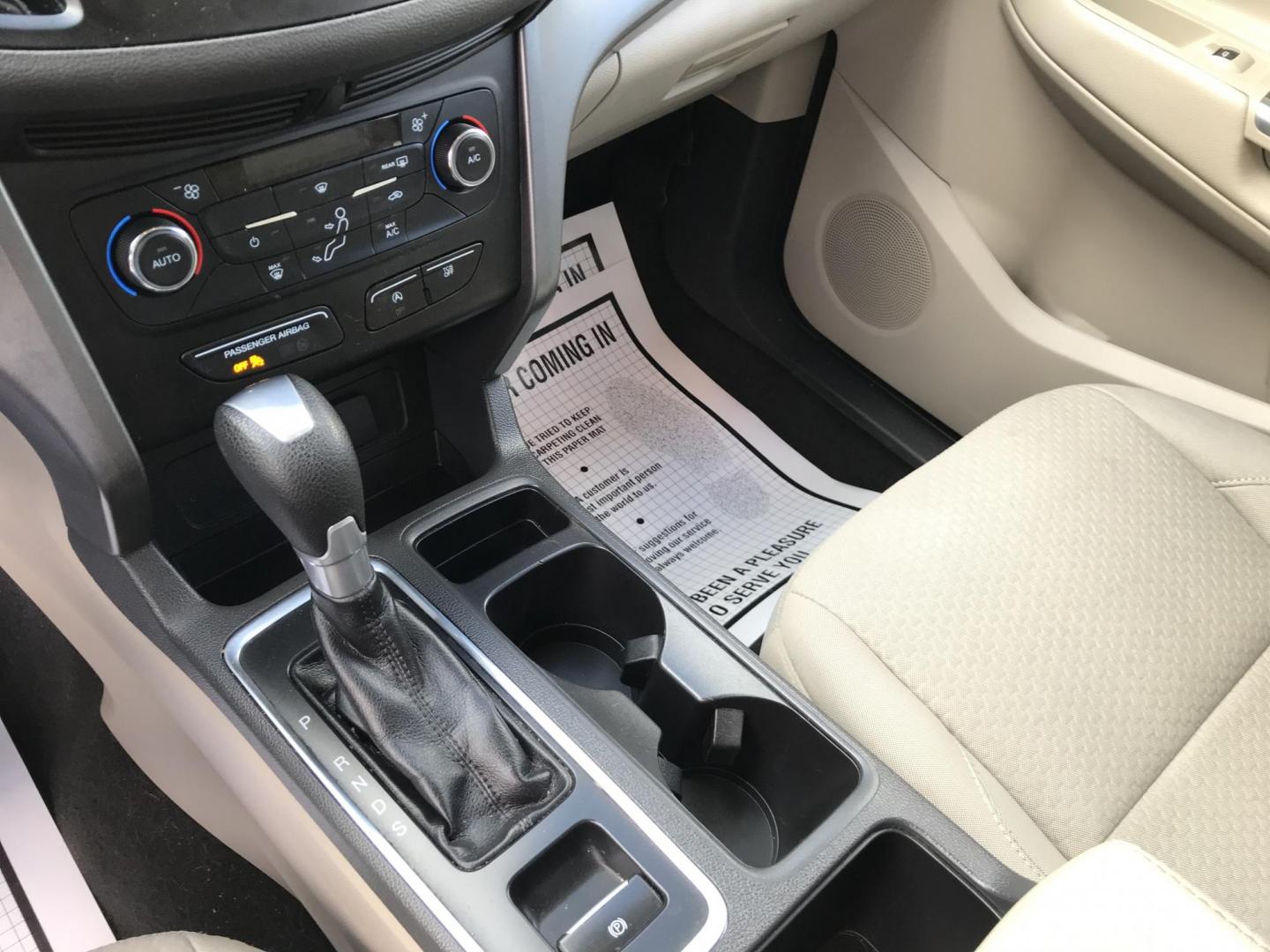 2017 White /Tan Ford Escape SE 4WD (1FMCU9GD6HU) with an 1.5L L4 DOHC 16V engine, 6A transmission, located at 577 Chester Pike, Prospect Park, PA, 19076, (610) 237-1015, 39.886154, -75.302338 - 2017 Ford Escape SE: Only 99k miles, backup camera, new PA inspection, SUPER CLEAN, runs LIKE NEW! This vehicle comes inspected and has been given a bumper to bumper safety check. It is very clean, reliable, and well maintained. We offer a unique pay plan that is known for being the easiest and f - Photo#14