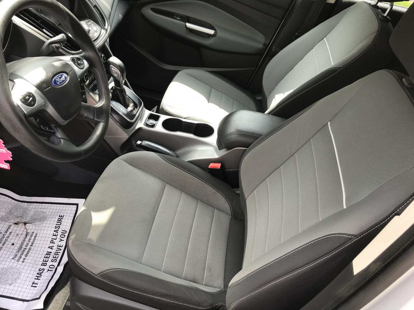 2013 Silver /Gray Ford Escape SE 4WD (1FMCU9G9XDU) with an 2.0L L4 DOHC 16V engine, 6-Speed Automatic transmission, located at 577 Chester Pike, Prospect Park, PA, 19076, (610) 237-1015, 39.886154, -75.302338 - 2013 Ford Escape SE: 4x4, new PA inspection, great on gas, SUPER CLEAN, runs LIKE NEW! This vehicle comes inspected and has been given a bumper to bumper safety check. It is very clean, reliable, and well maintained. We offer a unique pay plan that is known for being the easiest and fastest finan- Photo#9