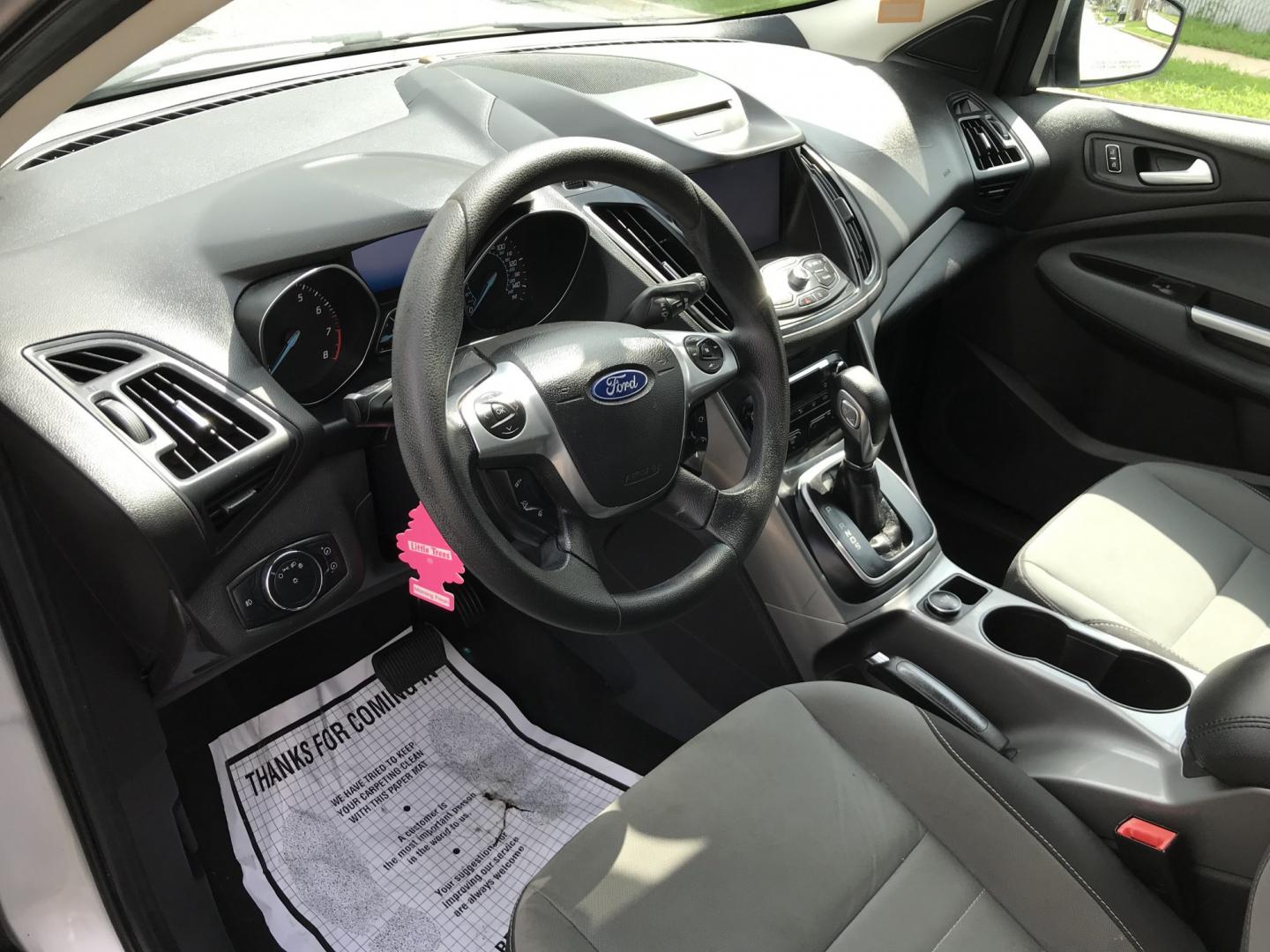 2013 Silver /Gray Ford Escape SE 4WD (1FMCU9G9XDU) with an 2.0L L4 DOHC 16V engine, 6-Speed Automatic transmission, located at 577 Chester Pike, Prospect Park, PA, 19076, (610) 237-1015, 39.886154, -75.302338 - 2013 Ford Escape SE: 4x4, new PA inspection, great on gas, SUPER CLEAN, runs LIKE NEW! This vehicle comes inspected and has been given a bumper to bumper safety check. It is very clean, reliable, and well maintained. We offer a unique pay plan that is known for being the easiest and fastest finan- Photo#10