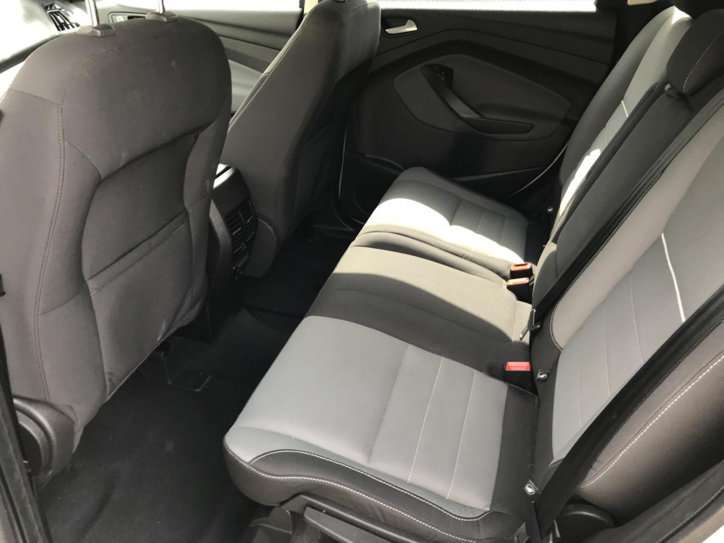 2013 Silver /Gray Ford Escape SE 4WD (1FMCU9G9XDU) with an 2.0L L4 DOHC 16V engine, 6-Speed Automatic transmission, located at 577 Chester Pike, Prospect Park, PA, 19076, (610) 237-1015, 39.886154, -75.302338 - 2013 Ford Escape SE: 4x4, new PA inspection, great on gas, SUPER CLEAN, runs LIKE NEW! This vehicle comes inspected and has been given a bumper to bumper safety check. It is very clean, reliable, and well maintained. We offer a unique pay plan that is known for being the easiest and fastest finan- Photo#15