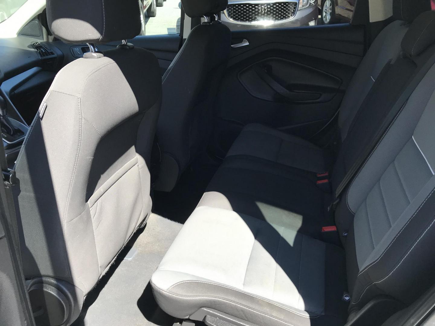 2013 Silver /Gray Ford Escape SE FWD (1FMCU0GX1DU) with an 1.6L L4 DOHC 16V engine, 6-Speed Automatic transmission, located at 577 Chester Pike, Prospect Park, PA, 19076, (610) 237-1015, 39.886154, -75.302338 - Photo#13