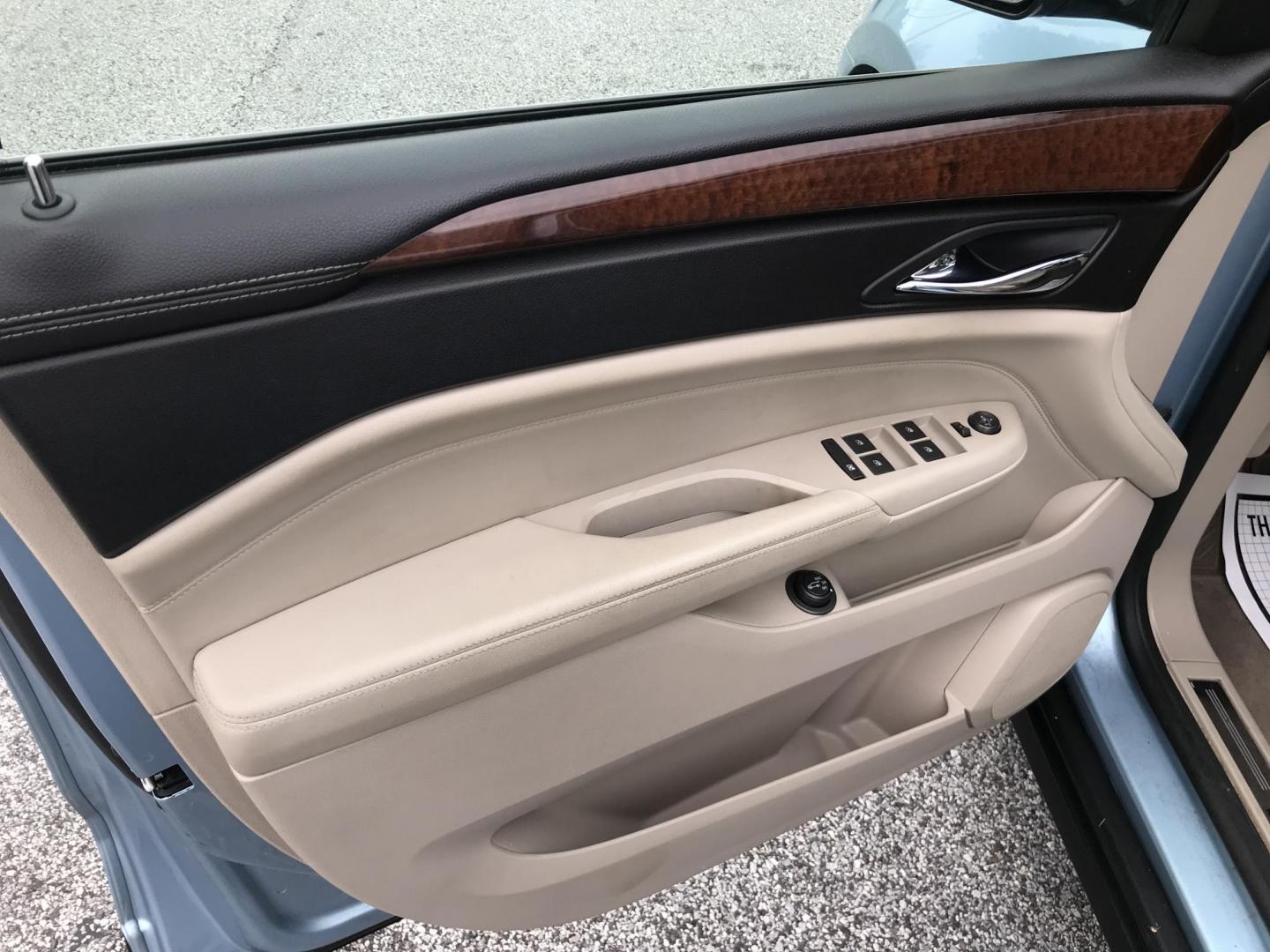 2011 Blue /Beige Cadillac SRX Luxury Collection AWD (3GYFNDEY2BS) with an 3.0L V6 DOHC 24V engine, 6-Speed Automatic transmission, located at 577 Chester Pike, Prospect Park, PA, 19076, (610) 237-1015, 39.886154, -75.302338 - Photo#8
