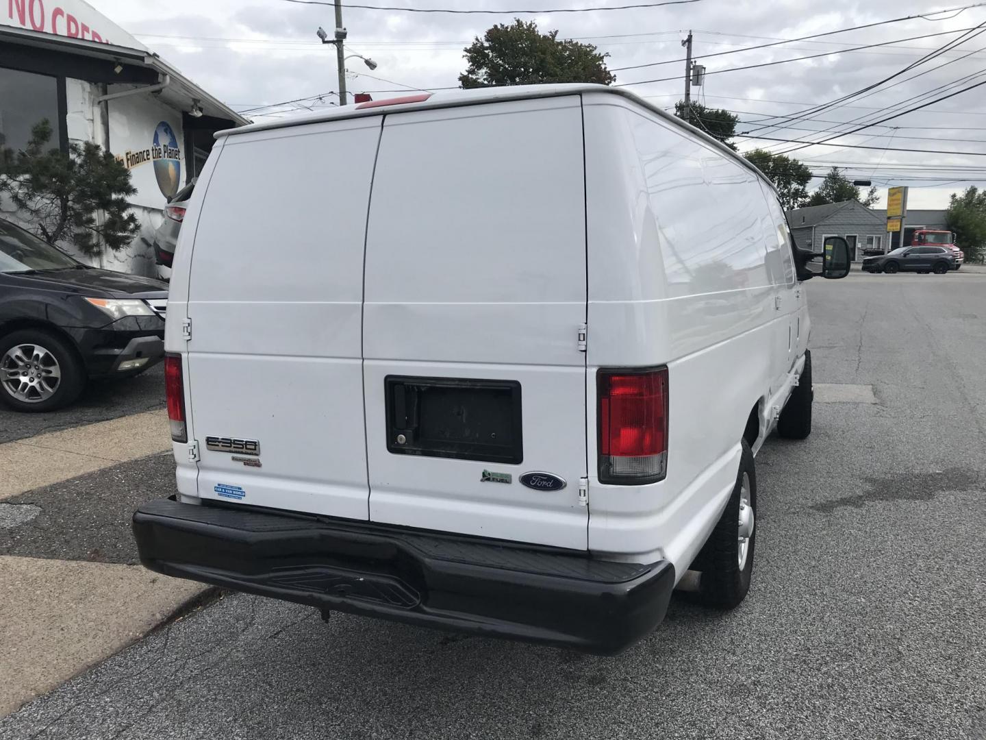 2013 White /Gray Ford E-Series Van E-350 Super Duty Extended (1FTSS3EL9DD) with an 5.4L V8 SOHC 16V FFV engine, 6-Speed Automatic transmission, located at 577 Chester Pike, Prospect Park, PA, 19076, (610) 237-1015, 39.886154, -75.302338 - Photo#6