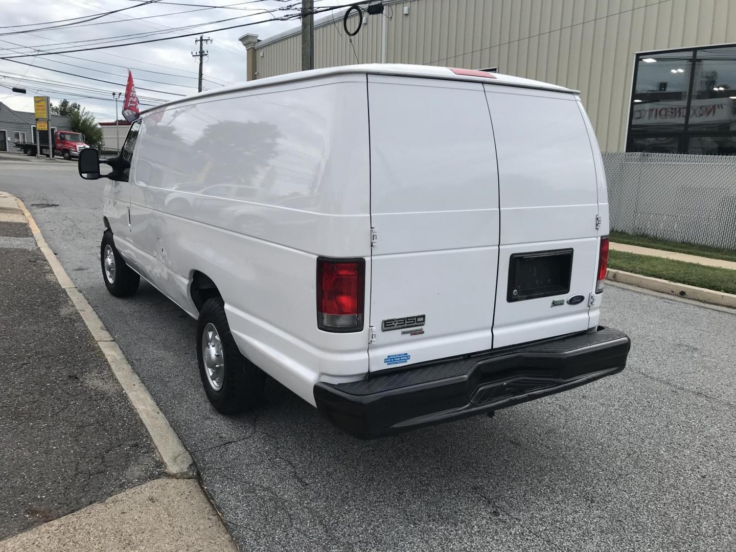 2013 White /Gray Ford E-Series Van E-350 Super Duty Extended (1FTSS3EL9DD) with an 5.4L V8 SOHC 16V FFV engine, 6-Speed Automatic transmission, located at 577 Chester Pike, Prospect Park, PA, 19076, (610) 237-1015, 39.886154, -75.302338 - Photo#5