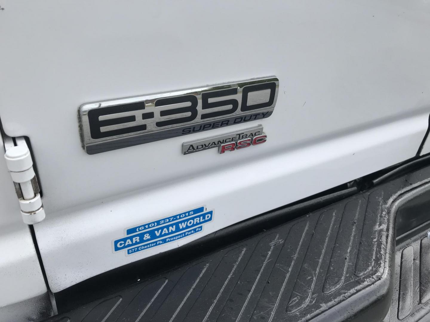2013 White /Gray Ford E-Series Van E-350 Super Duty Extended (1FTSS3EL9DD) with an 5.4L V8 SOHC 16V FFV engine, 6-Speed Automatic transmission, located at 577 Chester Pike, Prospect Park, PA, 19076, (610) 237-1015, 39.886154, -75.302338 - Photo#7