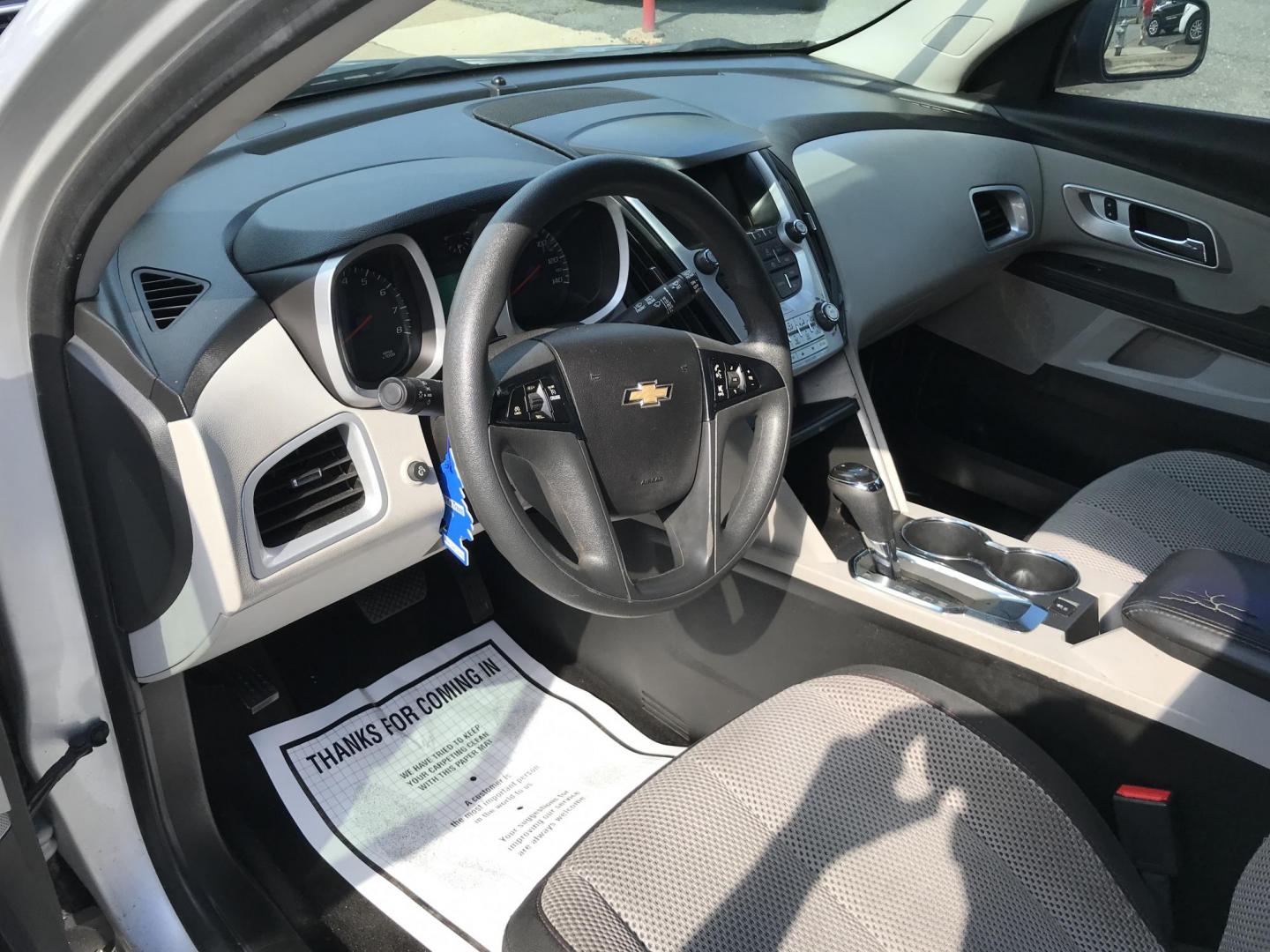 2016 Silver /Gray Chevrolet Equinox LS (2GNALBEK4G1) with an 2.4L L4 DOHC 16V FFV engine, 6A transmission, located at 577 Chester Pike, Prospect Park, PA, 19076, (610) 237-1015, 39.886154, -75.302338 - Photo#9