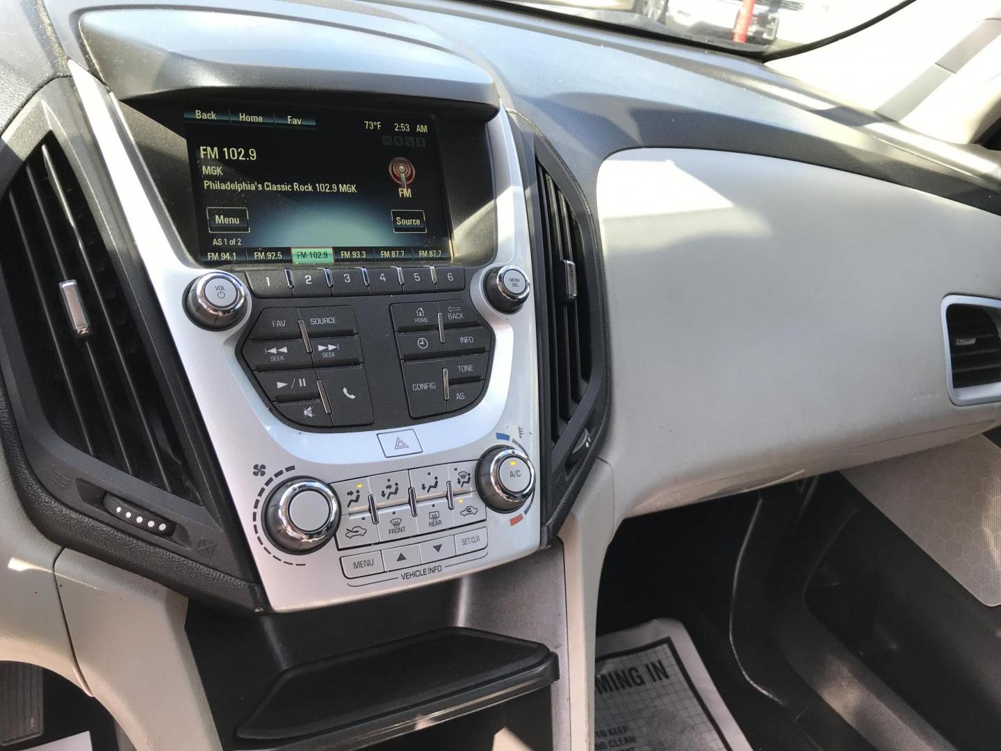 2016 Silver /Gray Chevrolet Equinox LS (2GNALBEK4G1) with an 2.4L L4 DOHC 16V FFV engine, 6A transmission, located at 577 Chester Pike, Prospect Park, PA, 19076, (610) 237-1015, 39.886154, -75.302338 - Photo#11