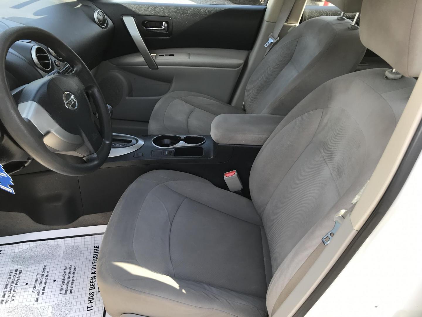 2014 White Nissan Rogue S AWD (JN8AS5MV4EW) with an 2.5L L4 DOHC 16V engine, Continuously Variable Transmission transmission, located at 577 Chester Pike, Prospect Park, PA, 19076, (610) 237-1015, 39.886154, -75.302338 - 2014 Nissan Rogue: Only 115k miles, new PA inspection, great on gas, SUPER CLEAN, runs LIKE NEW! This vehicle comes inspected and has been given a bumper to bumper safety check. It is very clean, reliable, and well maintained. We offer a unique pay plan that is known for being the easiest and fas - Photo#9
