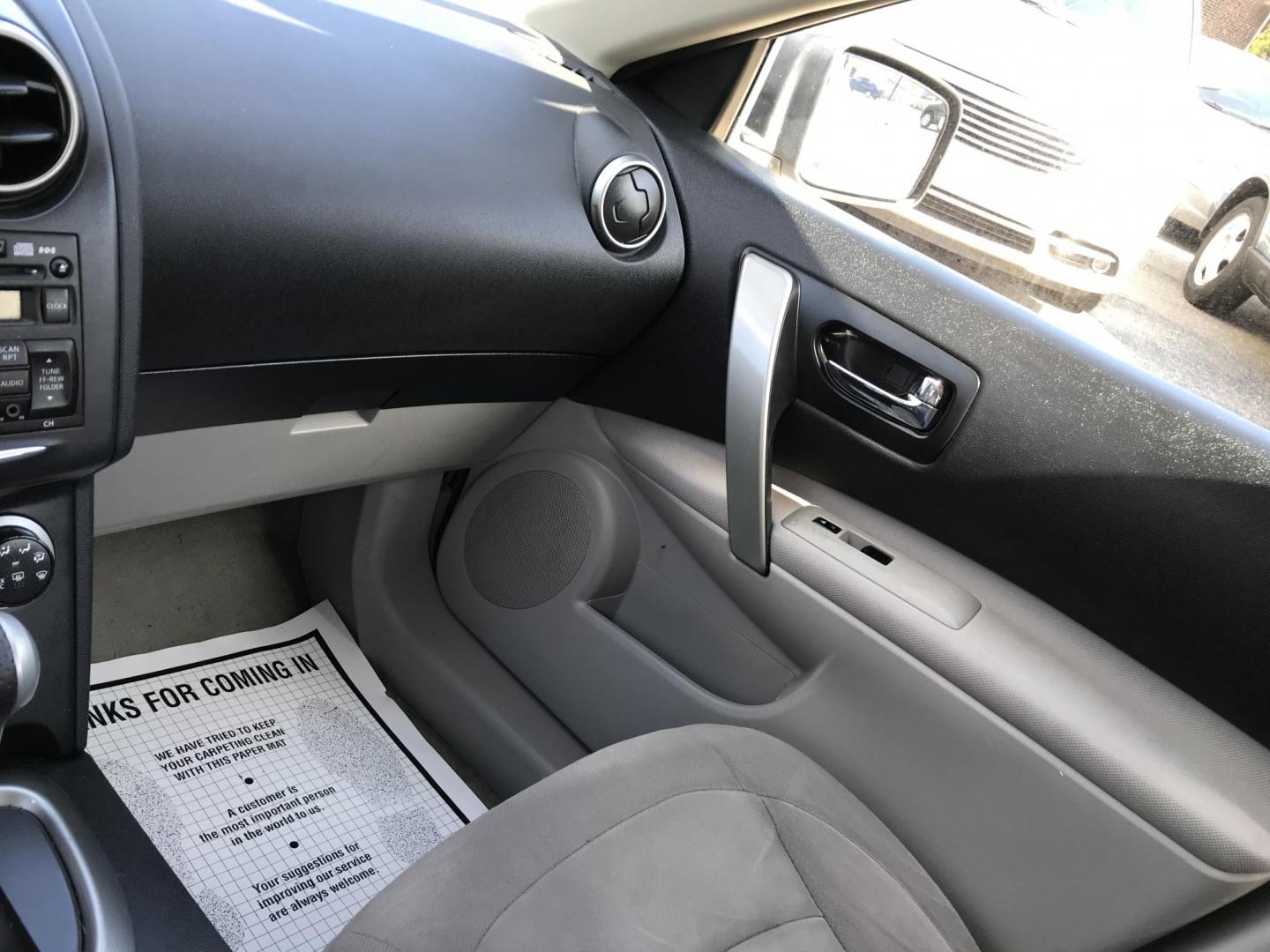 2014 White Nissan Rogue S AWD (JN8AS5MV4EW) with an 2.5L L4 DOHC 16V engine, Continuously Variable Transmission transmission, located at 577 Chester Pike, Prospect Park, PA, 19076, (610) 237-1015, 39.886154, -75.302338 - 2014 Nissan Rogue: Only 115k miles, new PA inspection, great on gas, SUPER CLEAN, runs LIKE NEW! This vehicle comes inspected and has been given a bumper to bumper safety check. It is very clean, reliable, and well maintained. We offer a unique pay plan that is known for being the easiest and fas - Photo#14