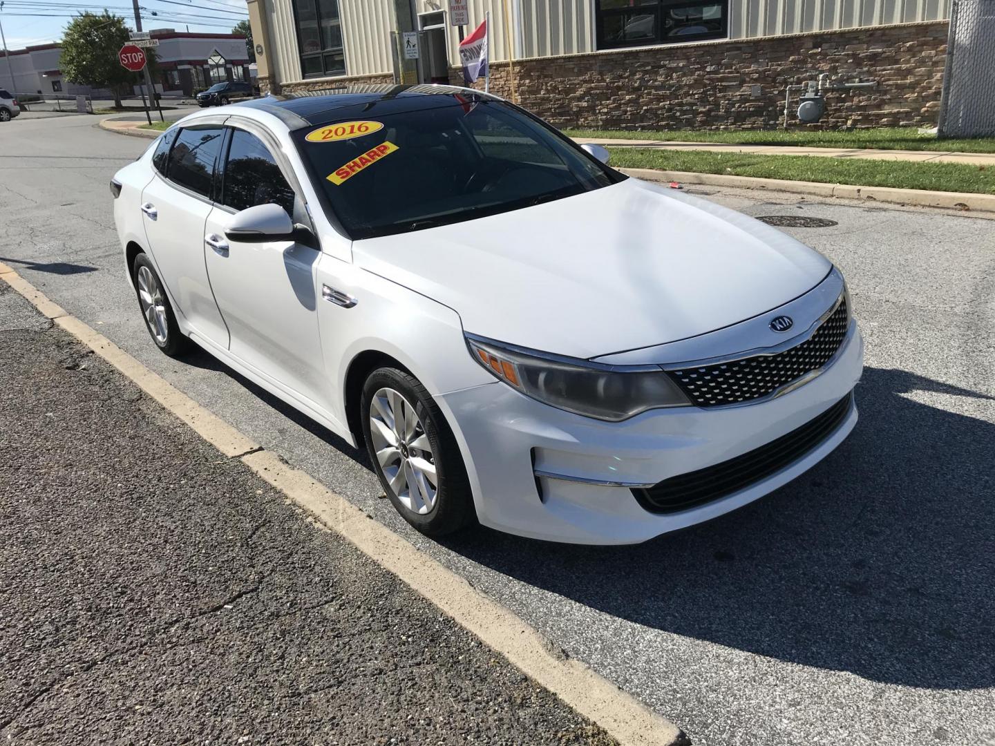 2016 White /Tan Kia Optima EX (5XXGU4L30GG) with an 2.4L L4 DOHC 16V engine, 6A transmission, located at 577 Chester Pike, Prospect Park, PA, 19076, (610) 237-1015, 39.886154, -75.302338 - 2016 Kia Optima EX: Only 89k miles, sunroof, navigation system, backup camera, new PA inspection, FULLY LOADED, runs LIKE NEW! This vehicle comes inspected and has been given a bumper to bumper safety check. It is very clean, reliable, and well maintained. We offer a unique pay plan that is known - Photo#3