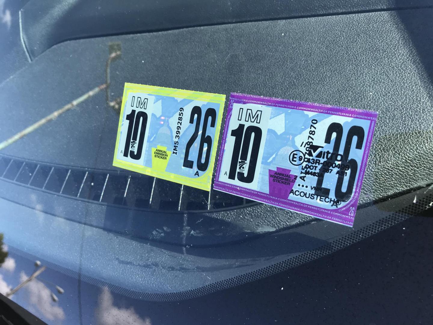 2014 White /Gray Ford Escape SE (1FMCU0GXXEU) with an 1.6L L4 DOHC 16V engine, 6-Speed Automatic transmission, located at 577 Chester Pike, Prospect Park, PA, 19076, (610) 237-1015, 39.886154, -75.302338 - Photo#6