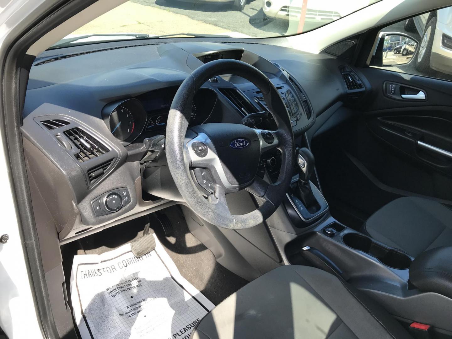 2014 White /Gray Ford Escape SE (1FMCU0GXXEU) with an 1.6L L4 DOHC 16V engine, 6-Speed Automatic transmission, located at 577 Chester Pike, Prospect Park, PA, 19076, (610) 237-1015, 39.886154, -75.302338 - Photo#10