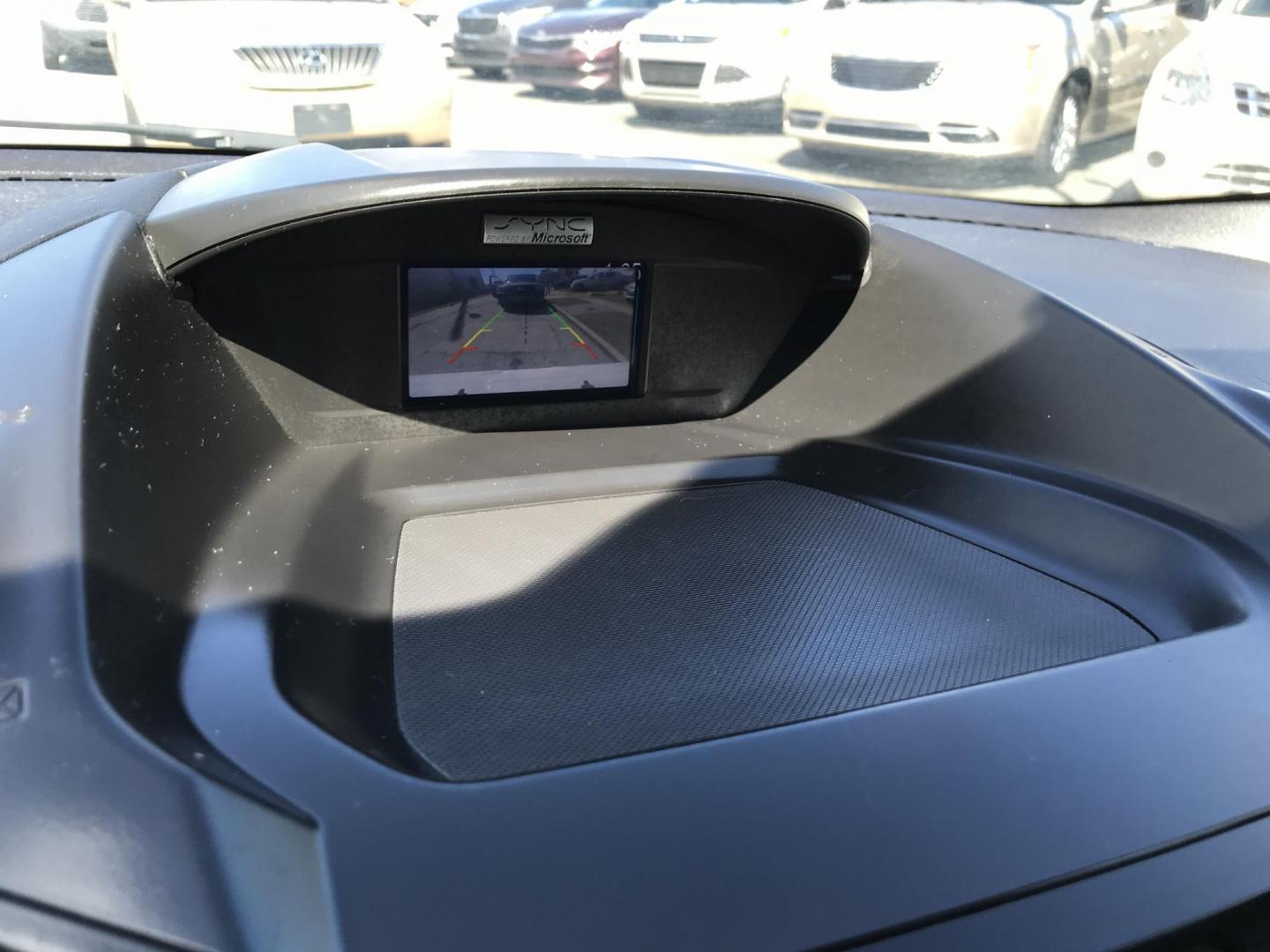 2014 White /Gray Ford Escape SE (1FMCU0GXXEU) with an 1.6L L4 DOHC 16V engine, 6-Speed Automatic transmission, located at 577 Chester Pike, Prospect Park, PA, 19076, (610) 237-1015, 39.886154, -75.302338 - Photo#15